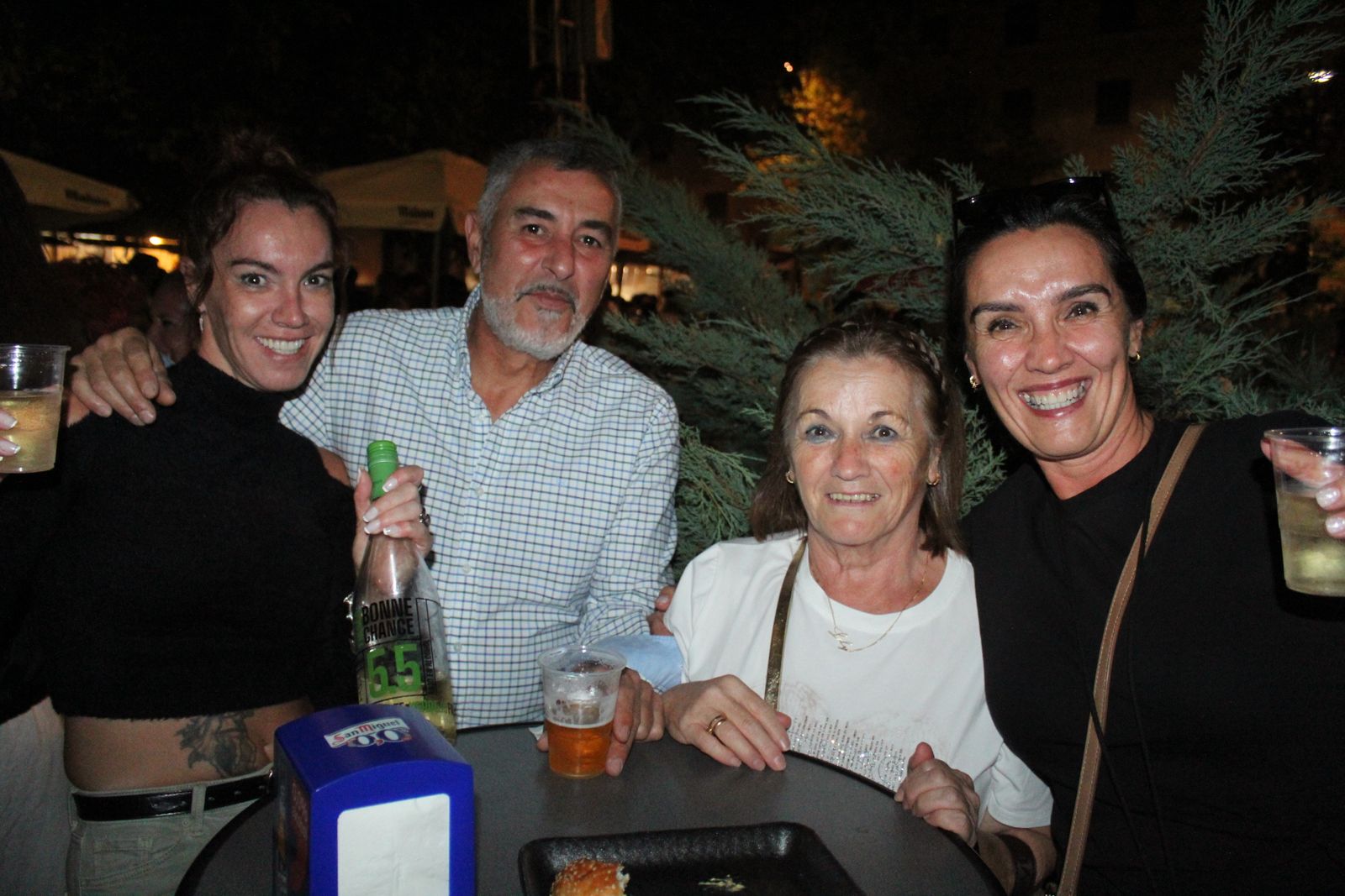 Ambiente en la Feria de Día en la tarde de este jueves