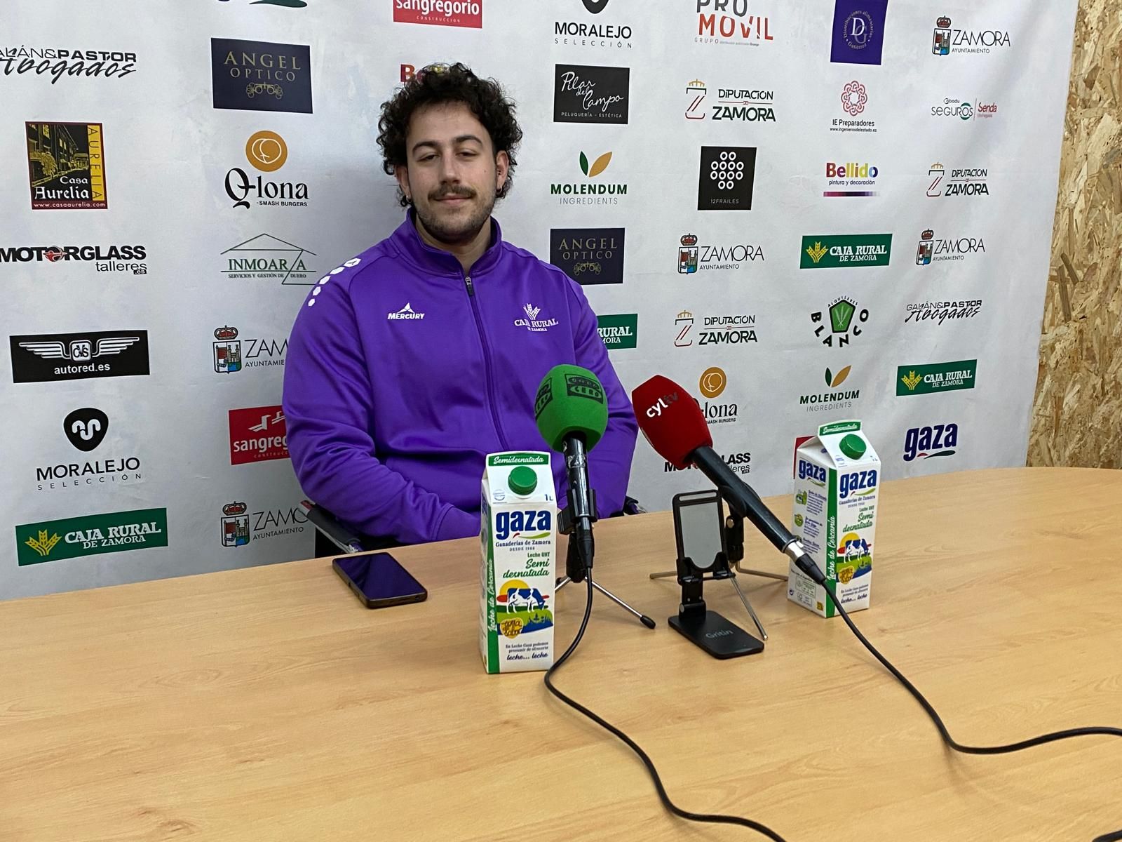 Jorge Oseguera en rueda de prensa