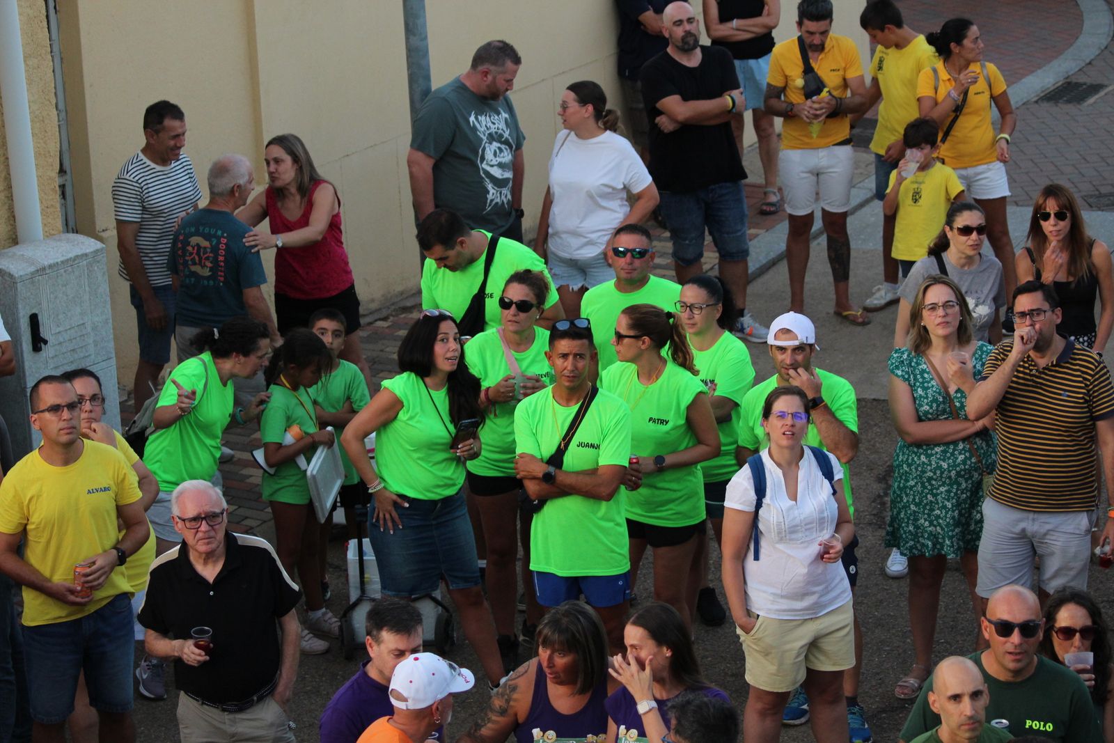 Doñinos de Salamanca. Pregón a cargo de la Asociación Noonan con Celia Vega Cepriá. Acto amenizado con sangría y la charanga El bombazo.