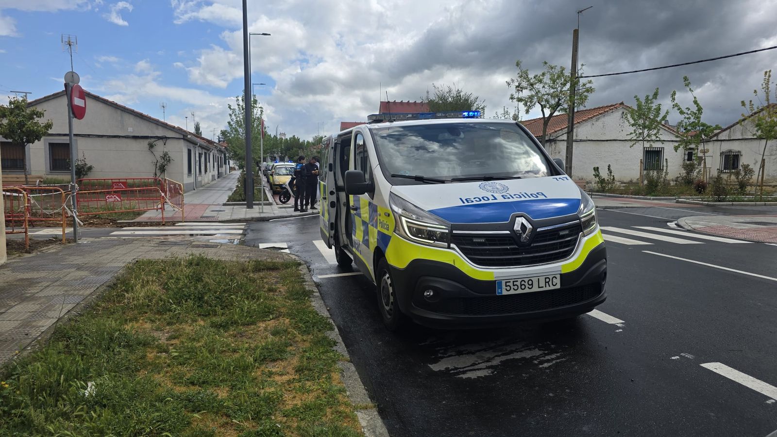 Operativos movilizados ante la caída de moto a la altura del número 9 de la calle Palos de la Frontera, en Salamanca
