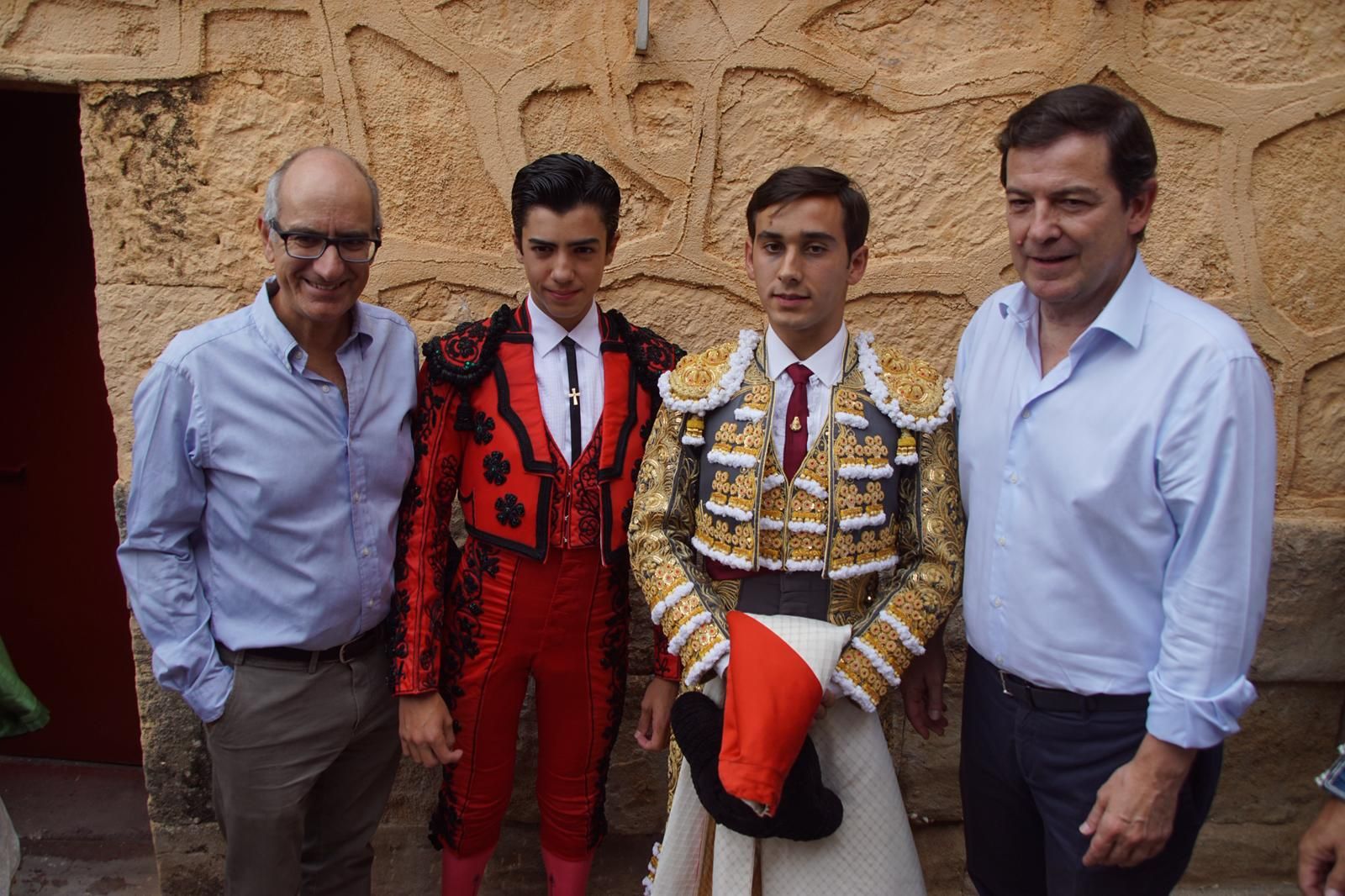 Gran ambiente en La Glorieta para la tarde de toros de Morante de la Puebla, Ismael Martín y Marco Pérez