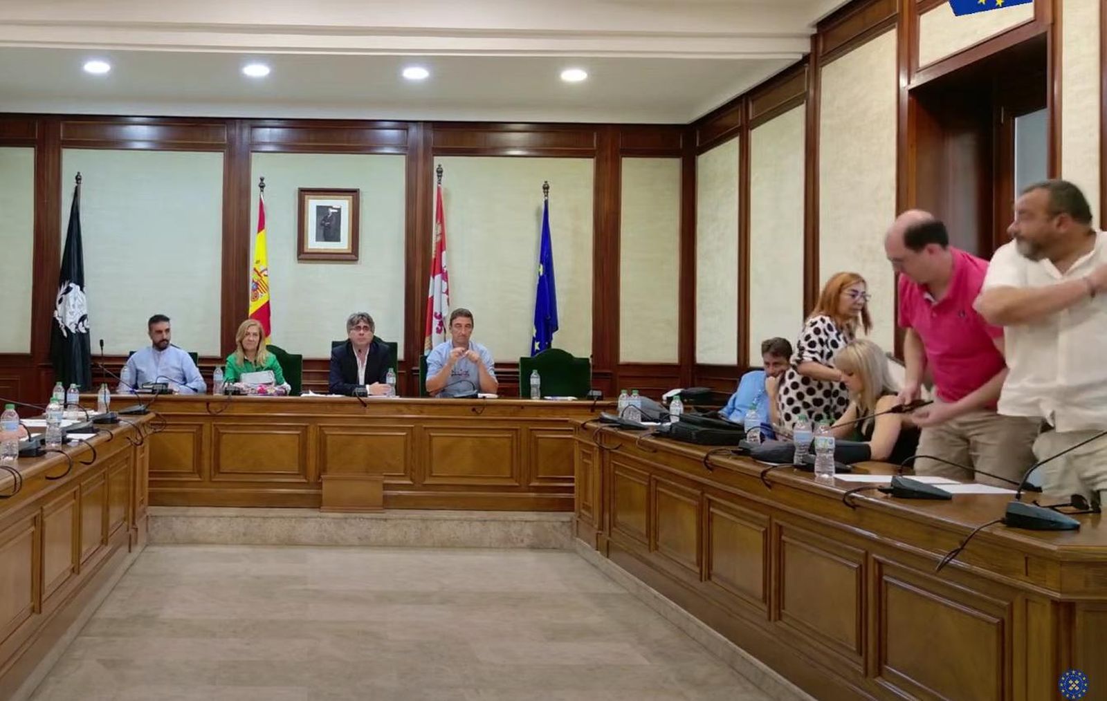 El alcalde de Béjar denuncia a un concejal del PSOE por amenazarlo con lanzarle una botella en el pleno de este lunes. Foto Béjar en Europa