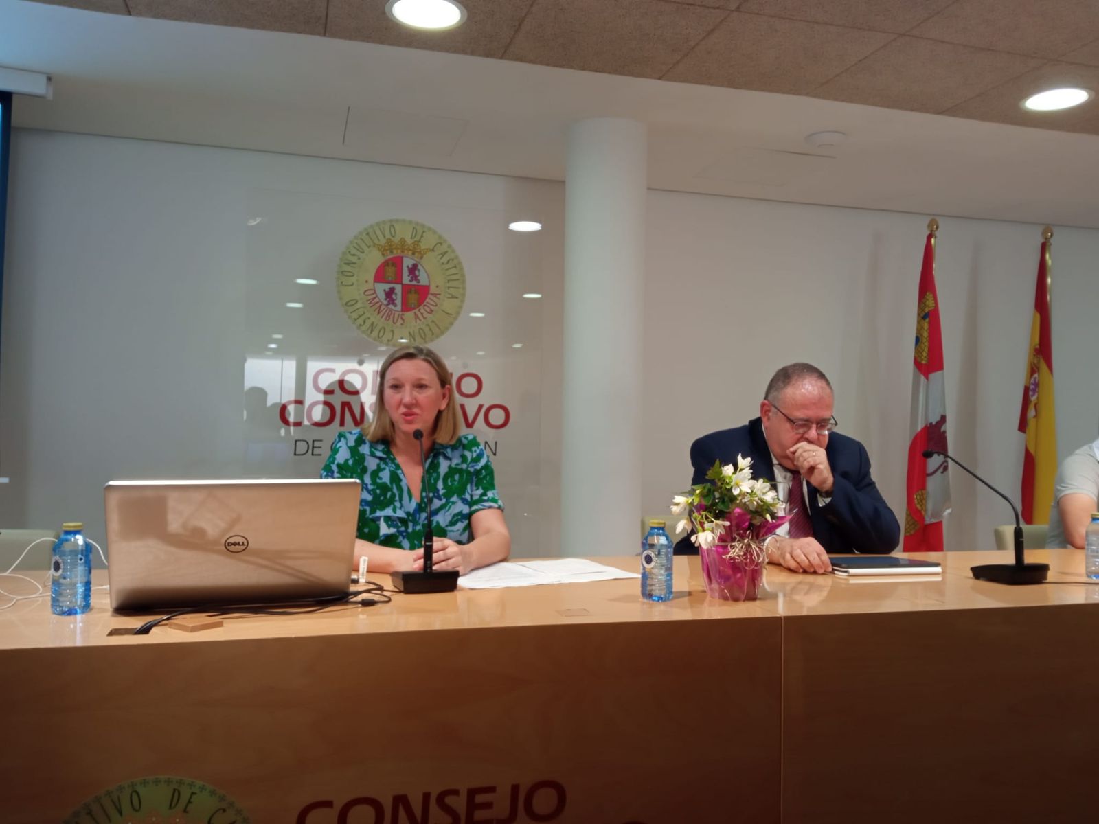 Isabel Blanco y Alejandro Vázquez presentan el programa INTecum en Zamora