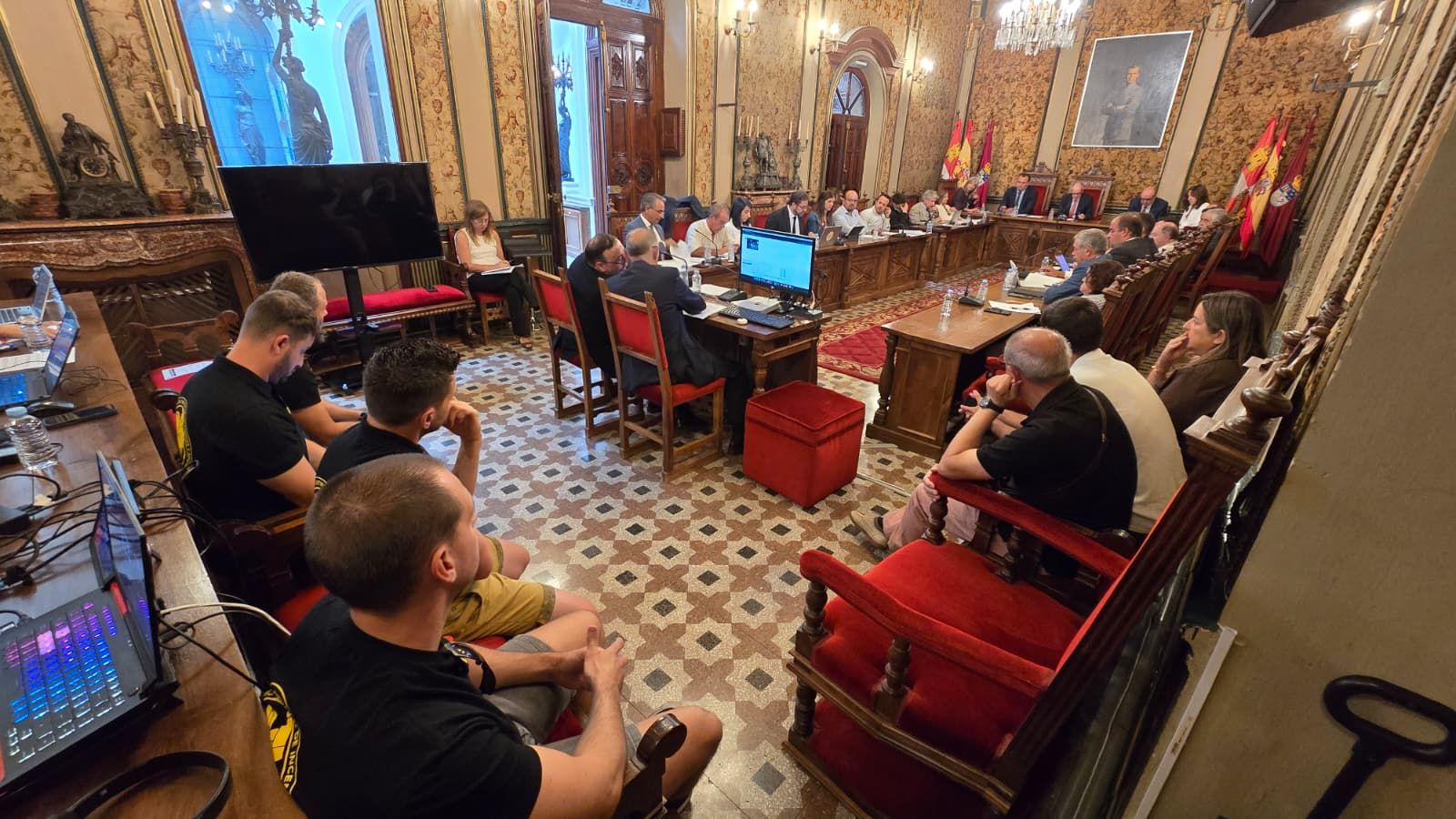 Pleno extraordinario Diputación para tratar sobre incendios forestales (4).jpg