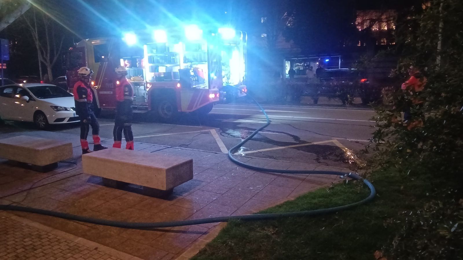 un-patinete-se-incendia-dentro-de-un-escaparate-en-el-paseo-de-carmelitas-4