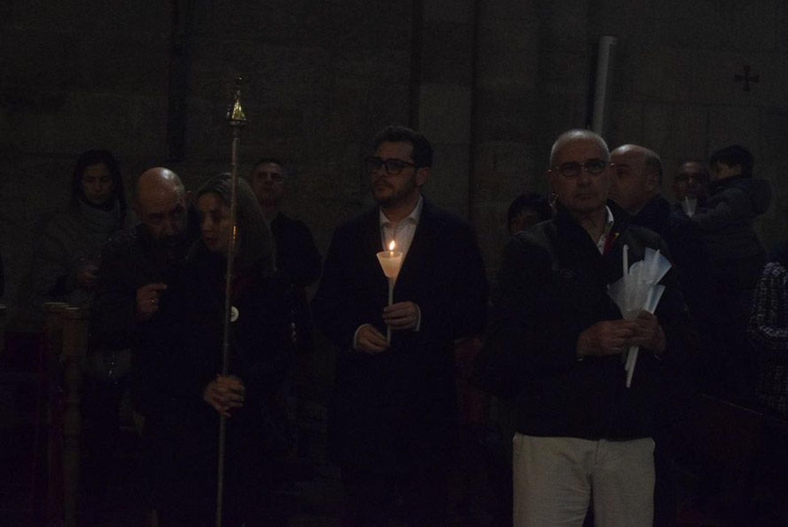 las-candelas-vuelven-a-unir-la-iglesia-de-san-juan-con-la-de-san-vicente-28