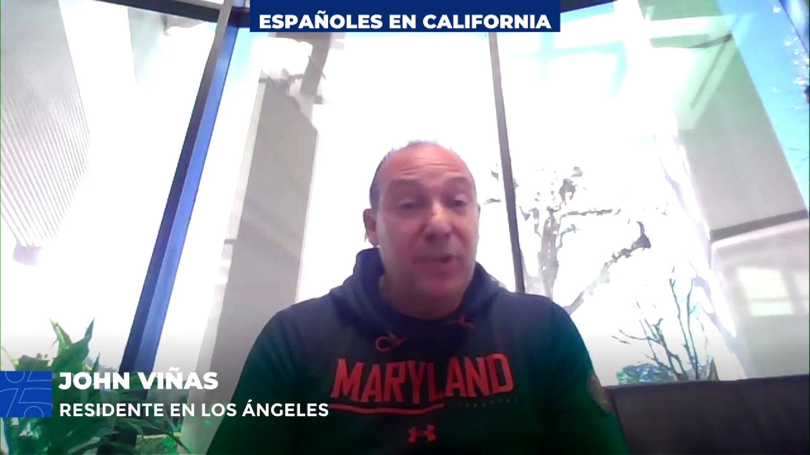 El zamorano John Viñas, natural de Carbajales de Alba, en Los Ángeles