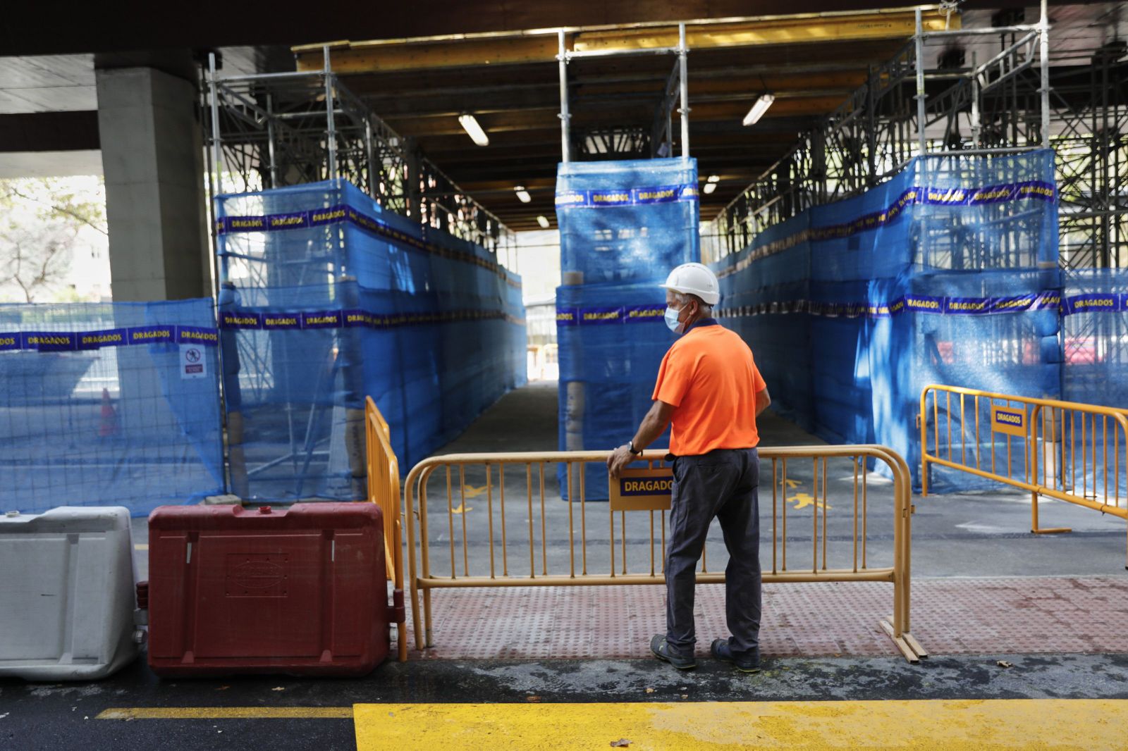 Un obrero durante su jornada laboral.