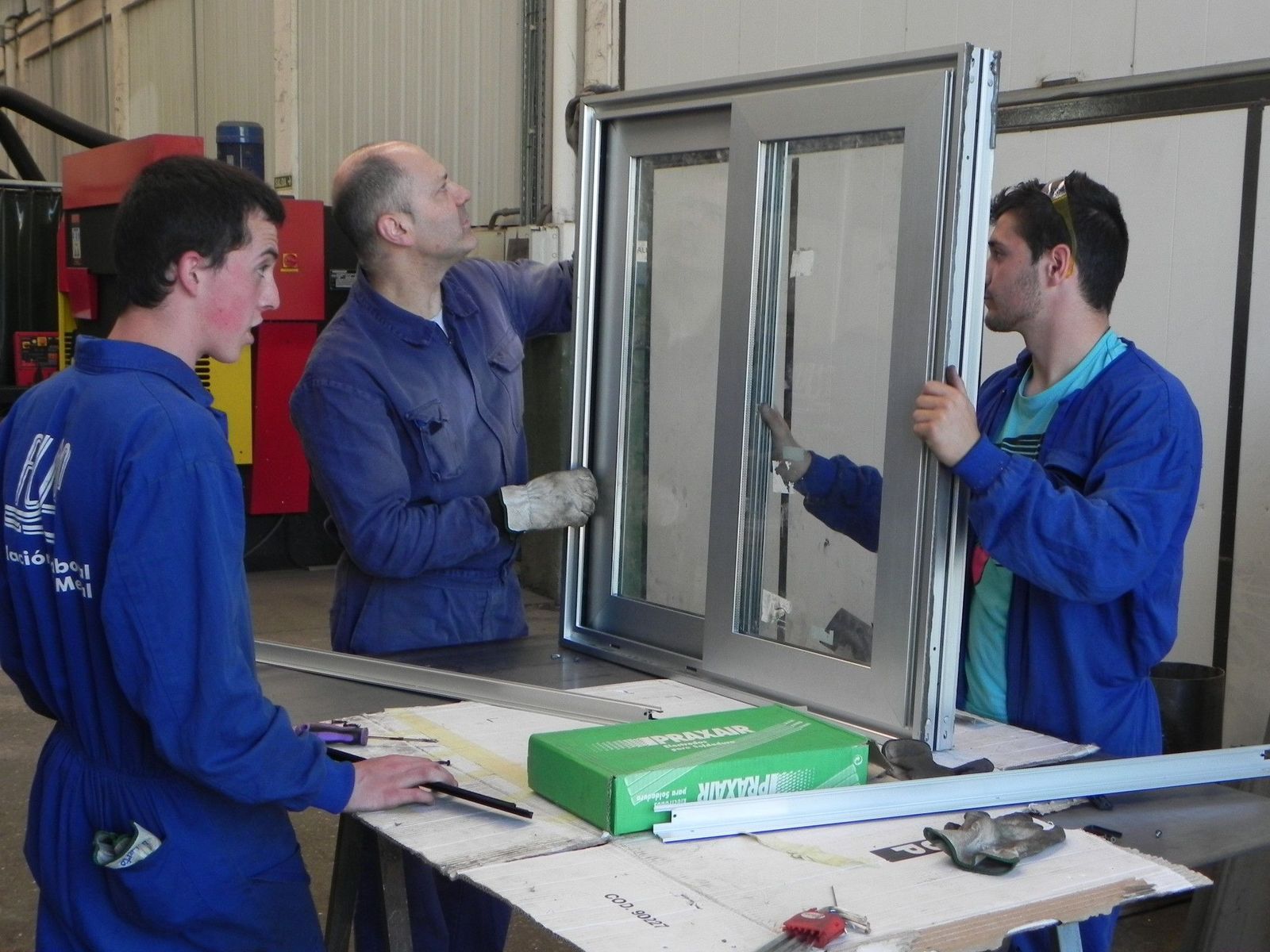 Alumnos de un curso de metal de la FP. Archivo