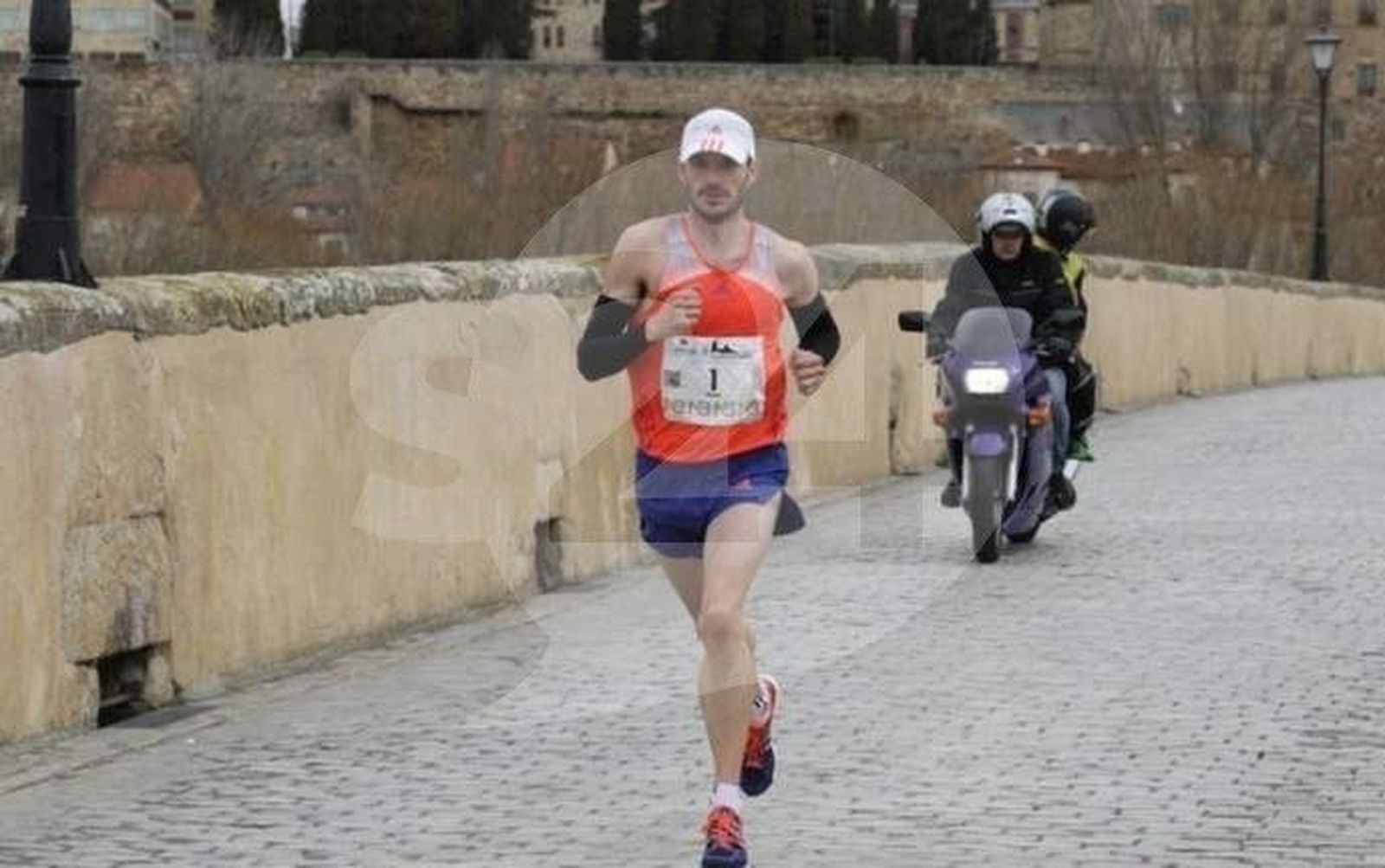 Rafa Iglesias renuncia a la Maratón de Sevilla