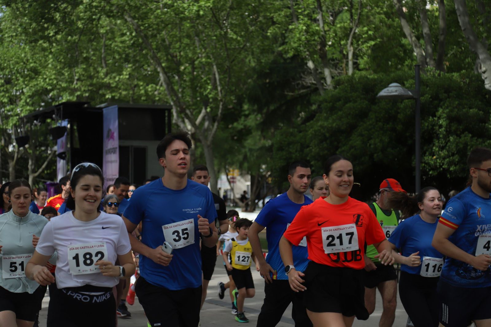Carrera y marcha por el Día de Castilla y León en Zamora