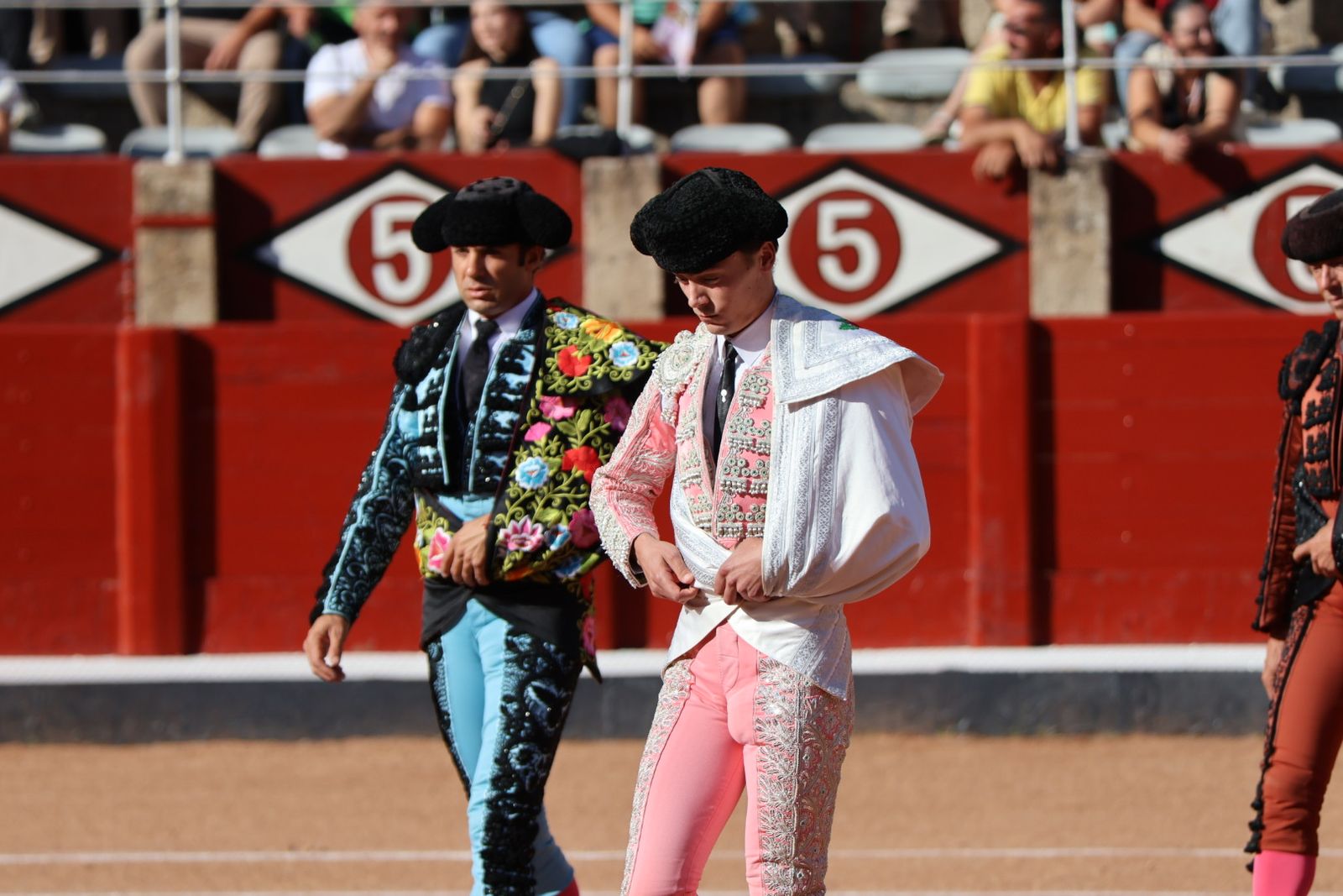 La Glorieta revive el aroma de la feria taurina con el primer festejo: Lea Vicens, Raquel Martín y Olga Casado