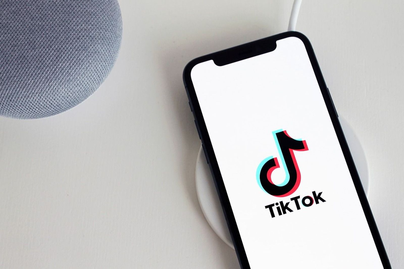 Tik Tok pantalla móvil.