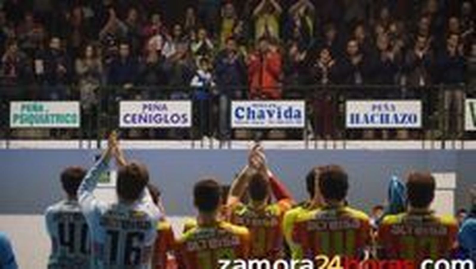 La afición retó al frío para no dejar solo al equipo en el derbi regional