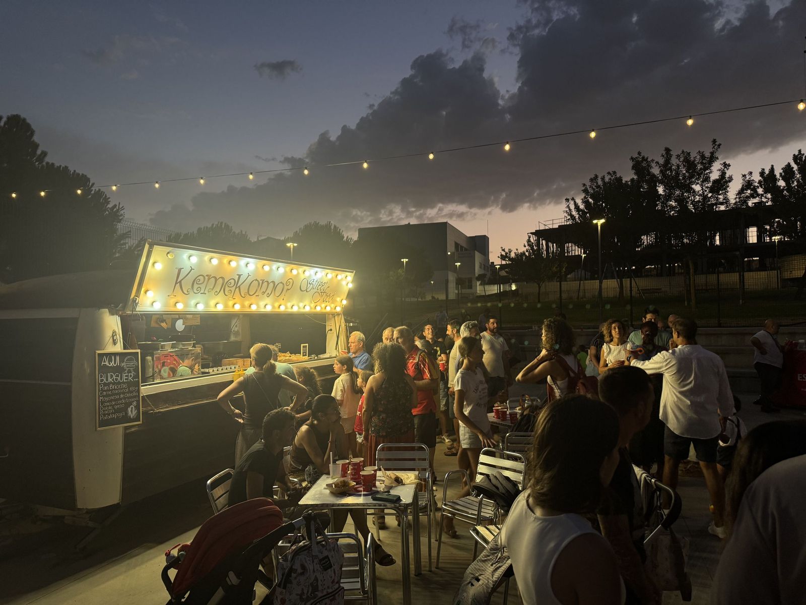 Feria Food Trucks en Aldeatejada en la plaza Mayalde