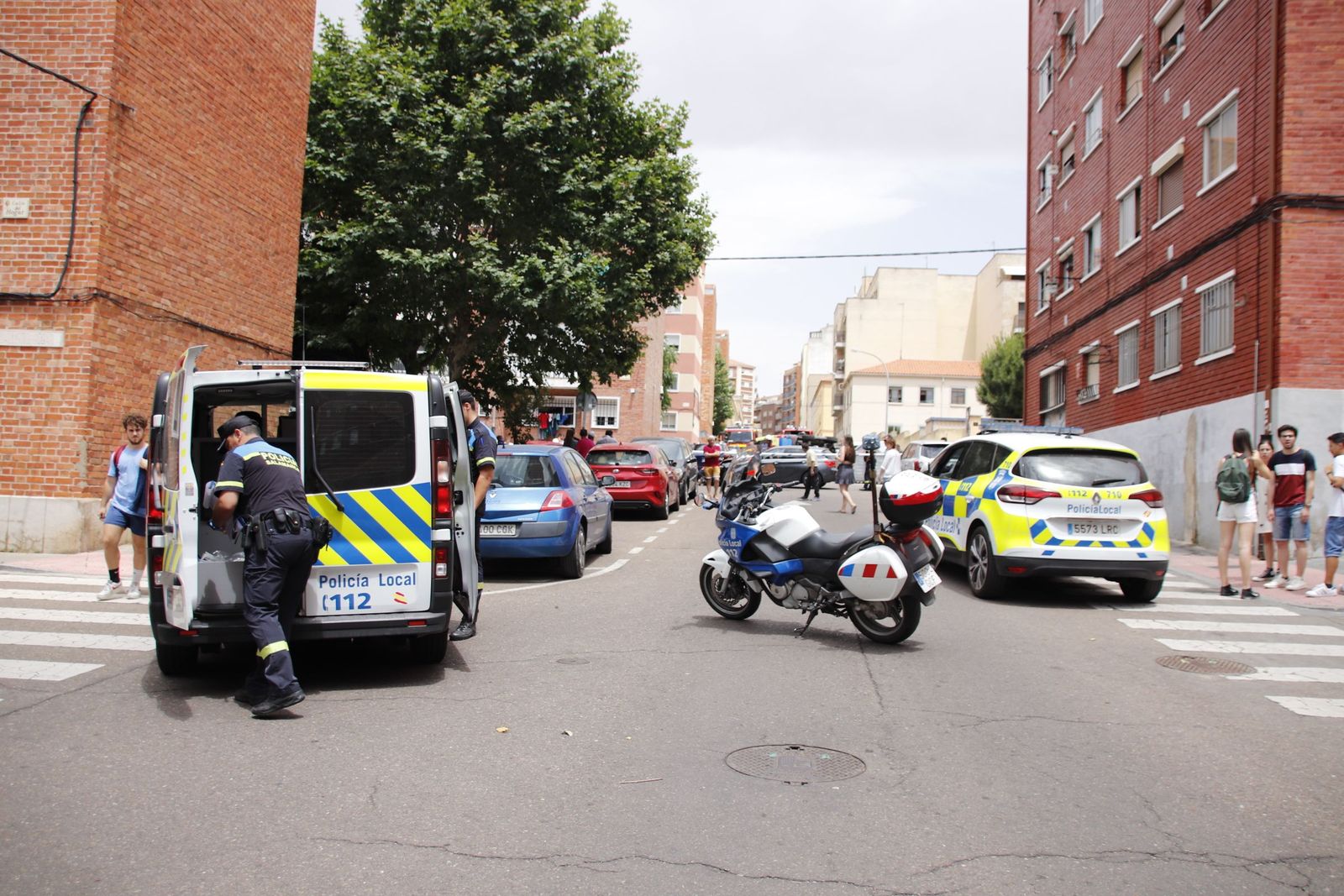 Vuelca una ambulancia en la calle peña de Francia
