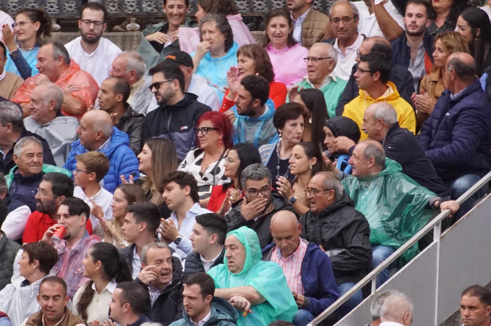 resumen-fotografico-del-ambiente-en-los-tendidos-de-la-glorieta-durante-la-corrida-de-garcigrande-20-de-septiembre-de-2024-foto-juanes-73