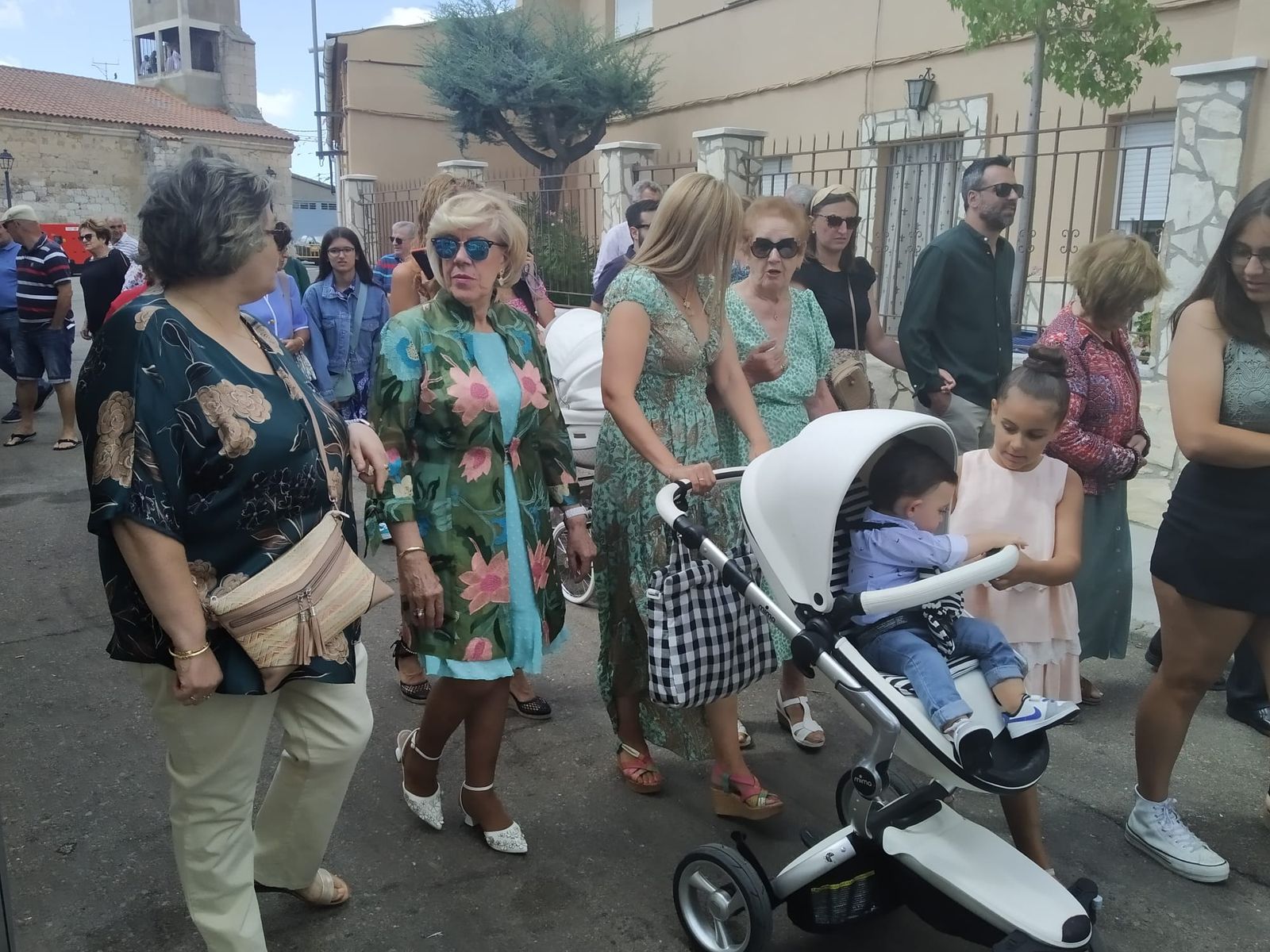 procesion-por-las-fiestas-patronales-en-valdelosa-6
