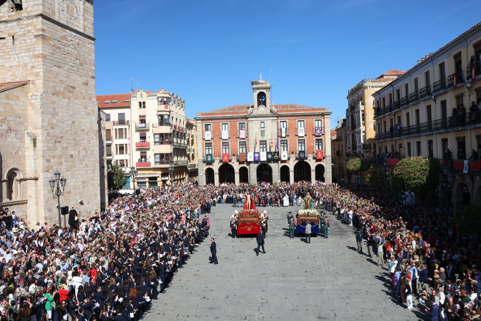 GALERÍA | Revive en imágenes la procesión de la Santísima Resurrección