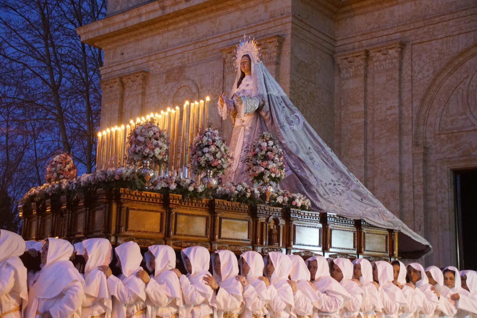 María Nuestra Madre y el Cristo del Amor y de la Paz en la procesión de la Semana Santa 2026 en Salamanca