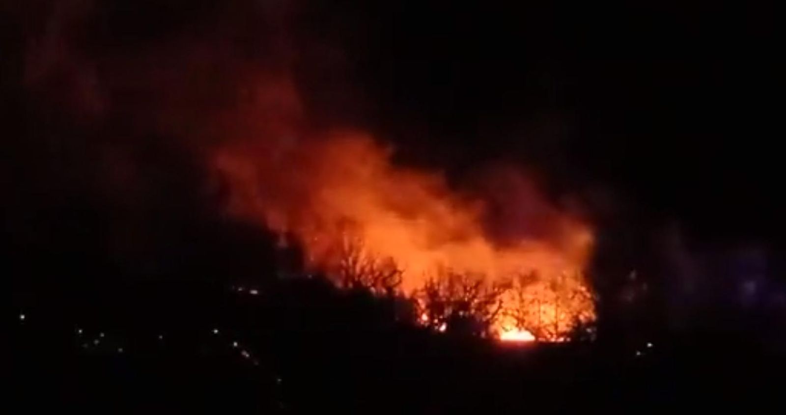 Incendio en Monsagro. Foto Incendios Forestales Castilla y León @INFOCYL