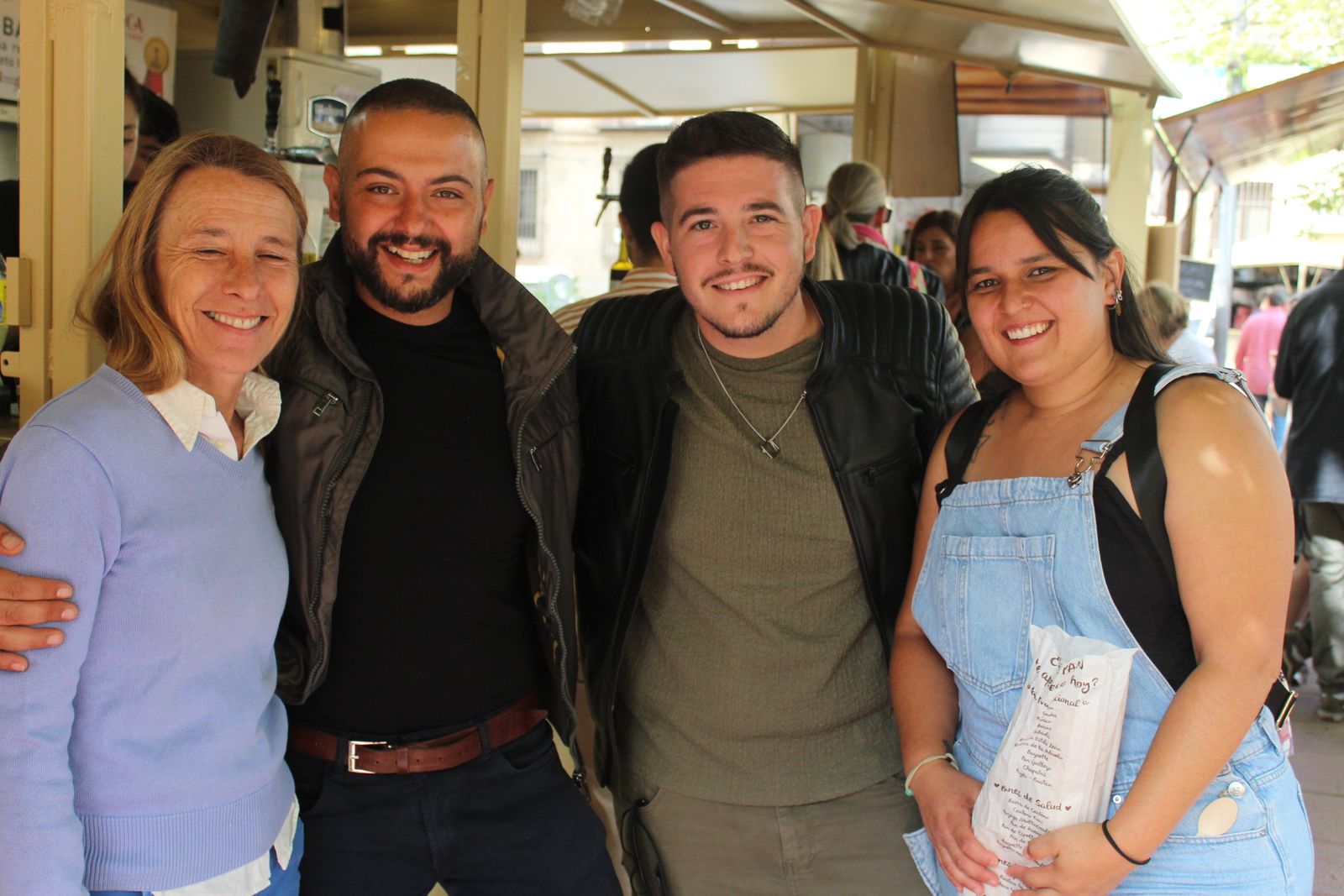 Ambiente en la Feria de Día en el mediodía de este sábado