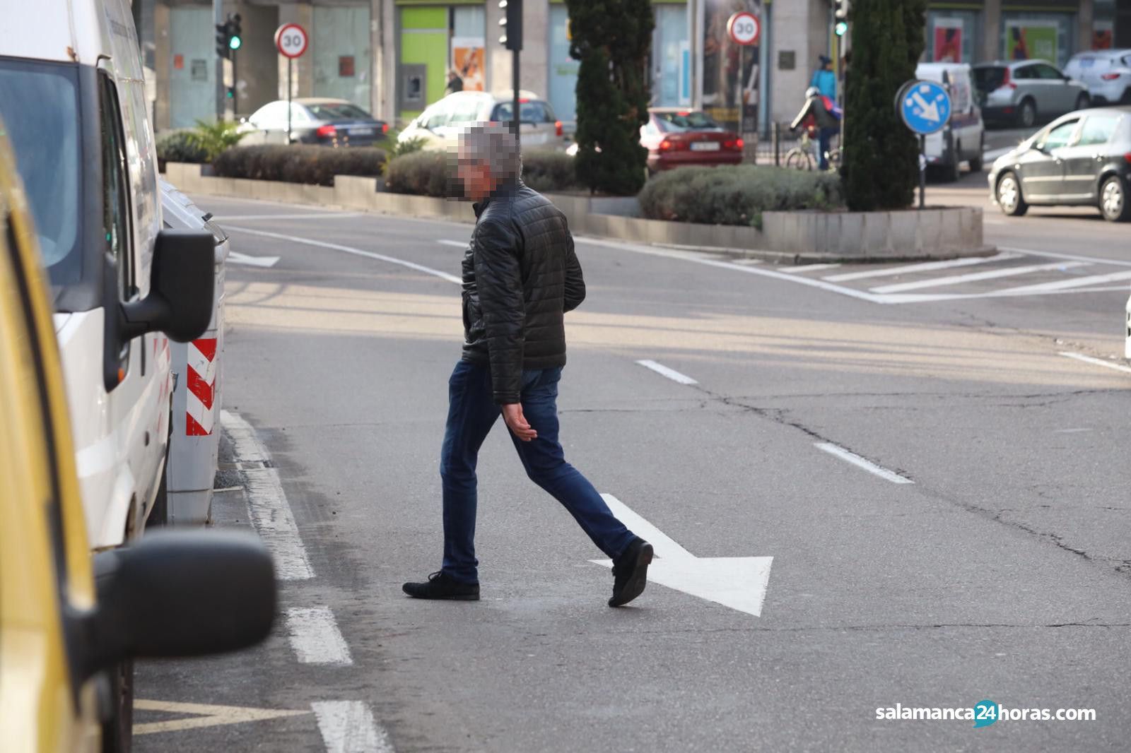 Peatones cruzando mal (1)