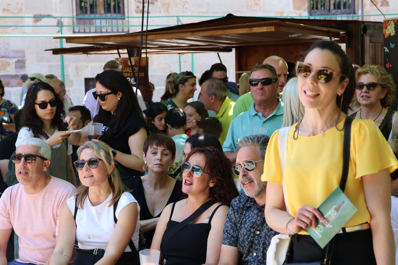 feria-de-vermu-en-plaza-de-viriato-21