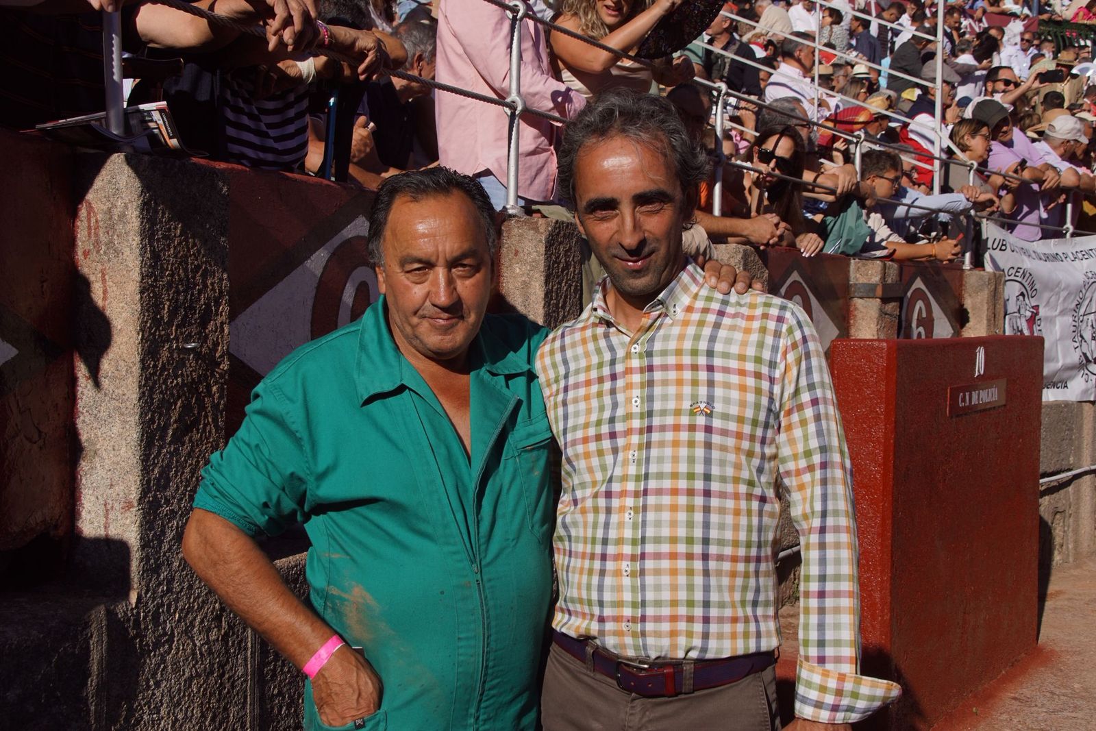 Así ha vivido la afición salmantina el adiós a la feria desde los tendidos: imágenes del ambiente en la corrida concurso