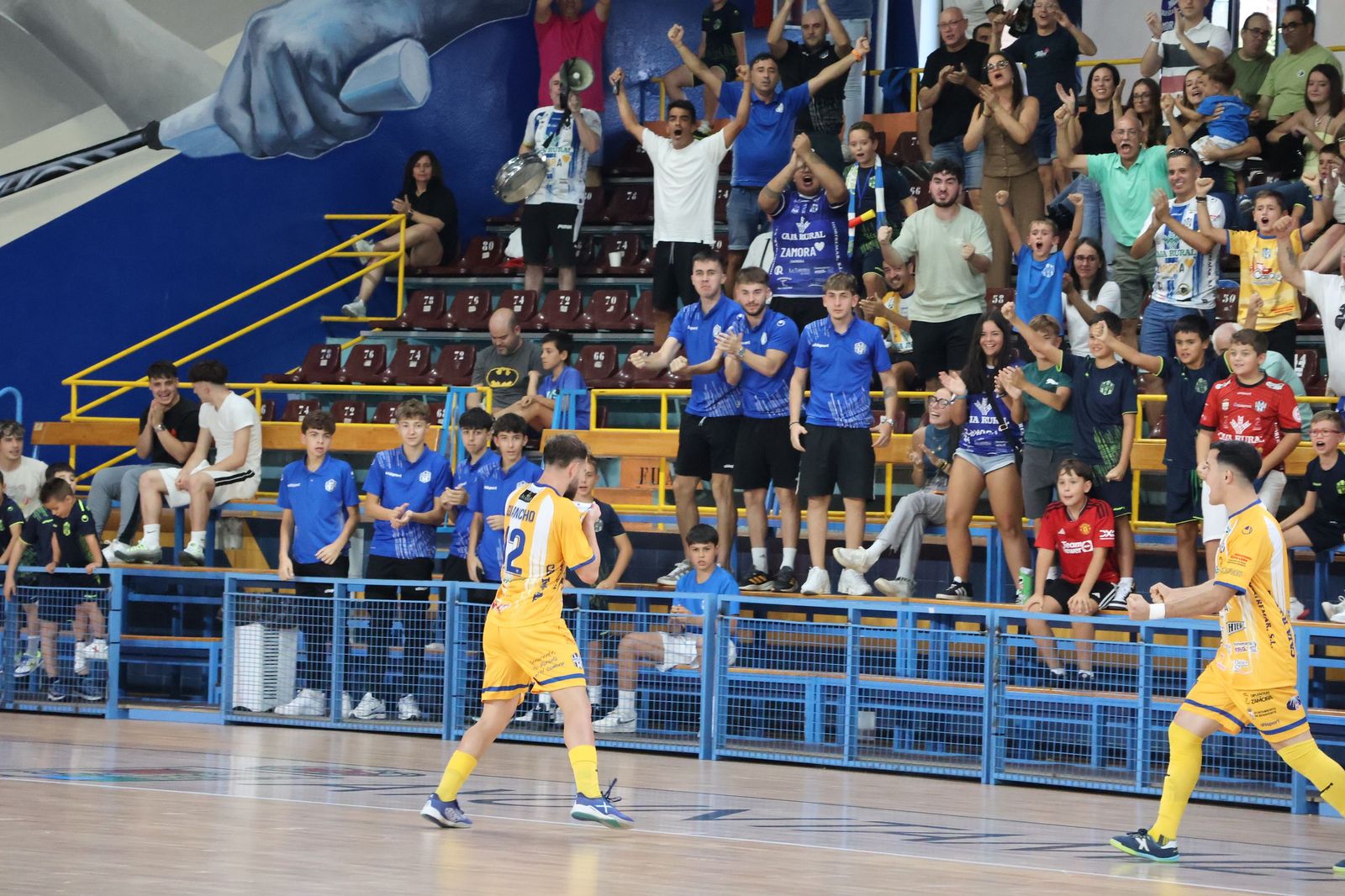 Guancho celebra un gol contra River Zamora.