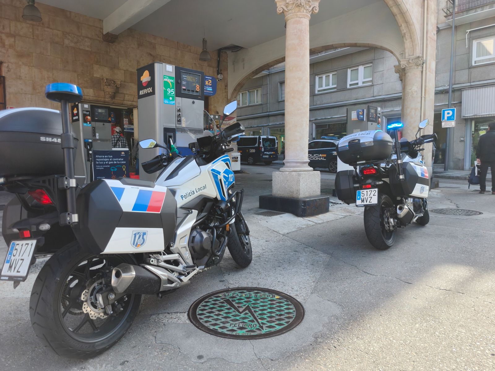 policia-local-y-nacional-en-la-calle-rodriguez-fabres-5