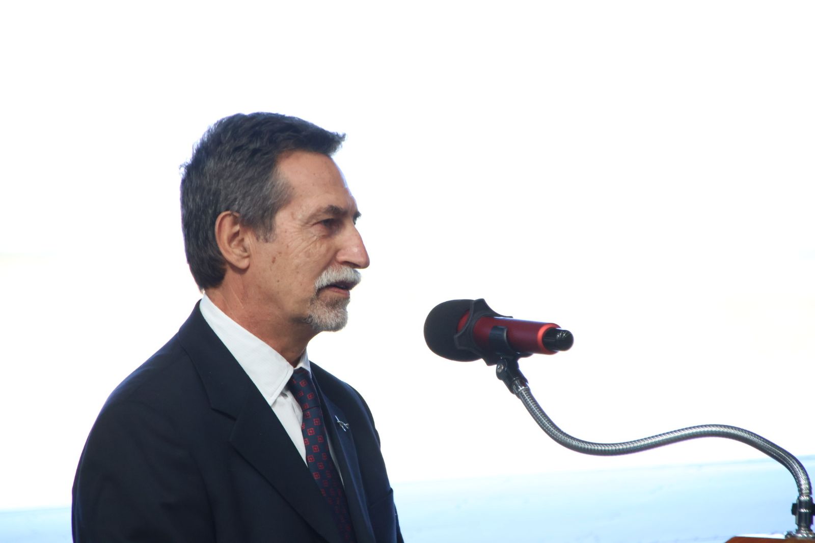 SENASA entrega una avioneta histórica, a la Fundación Infante de Orleans