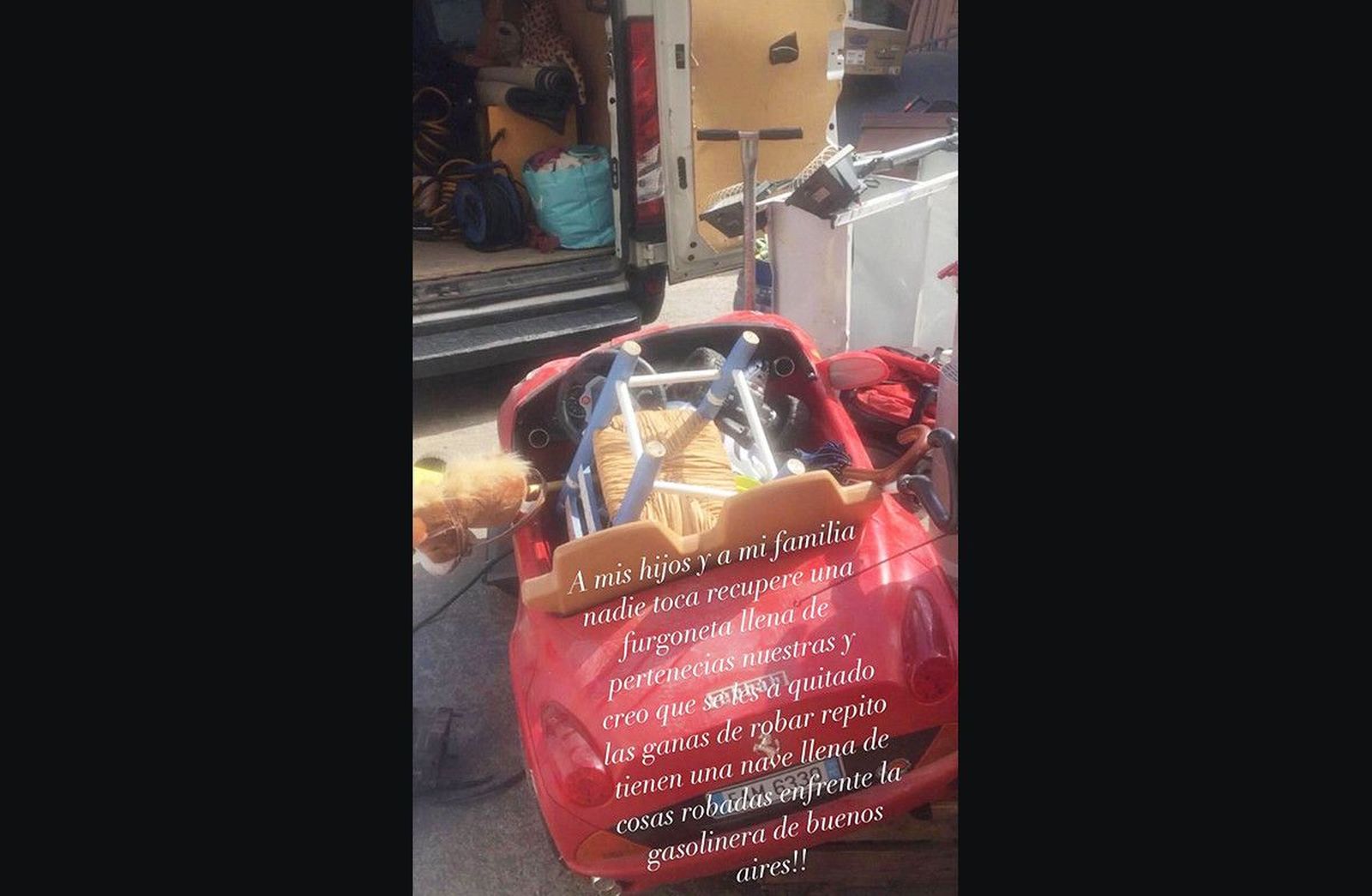 VÍDEO | La justicia por su mano en Salamanca: Localiza todo lo que le habían robado en una nave de Buenos Aires y graba un vídeo para denunciar lo ocurrido