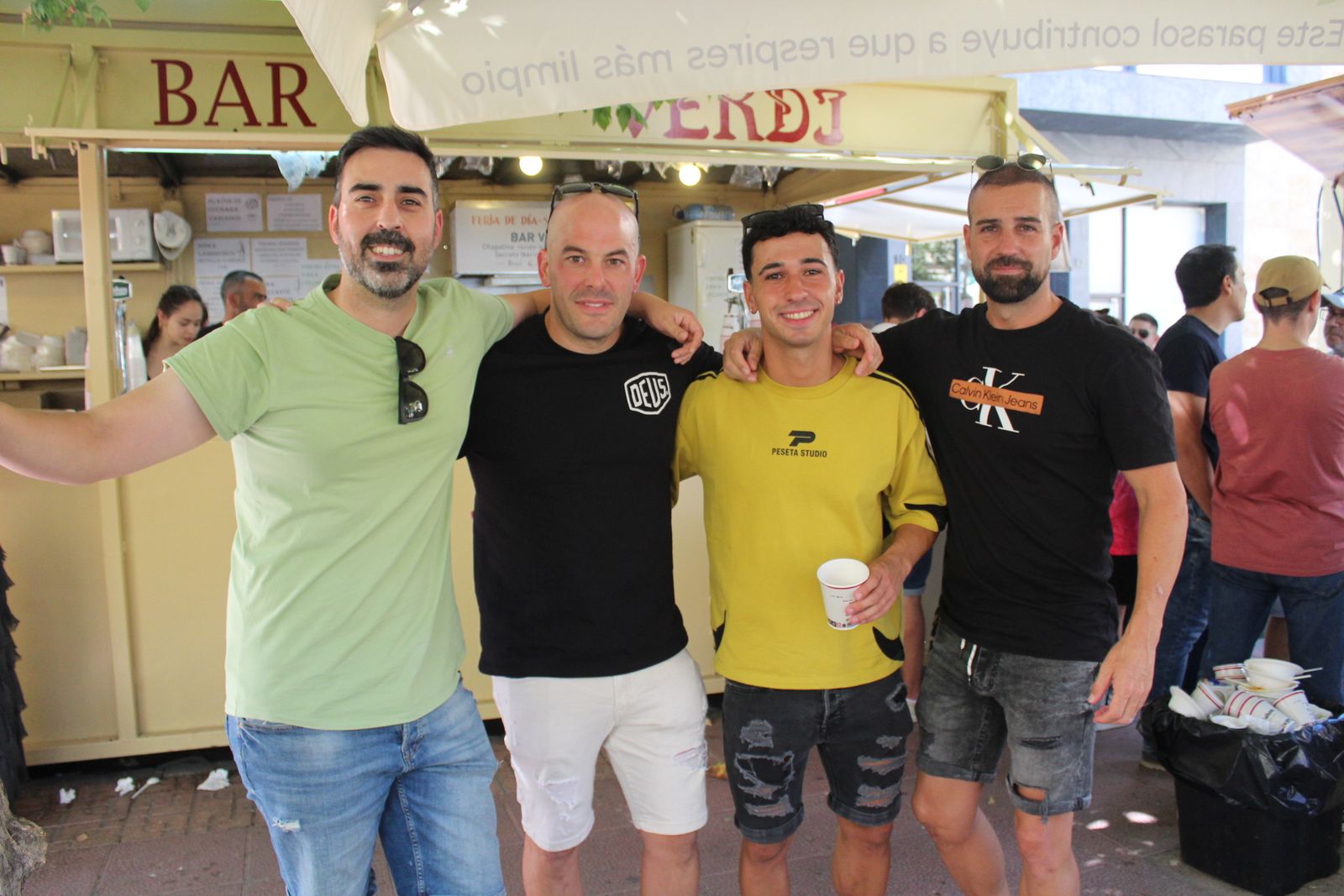 Ambiente en la Feria de Día en el mediodía de este sábado