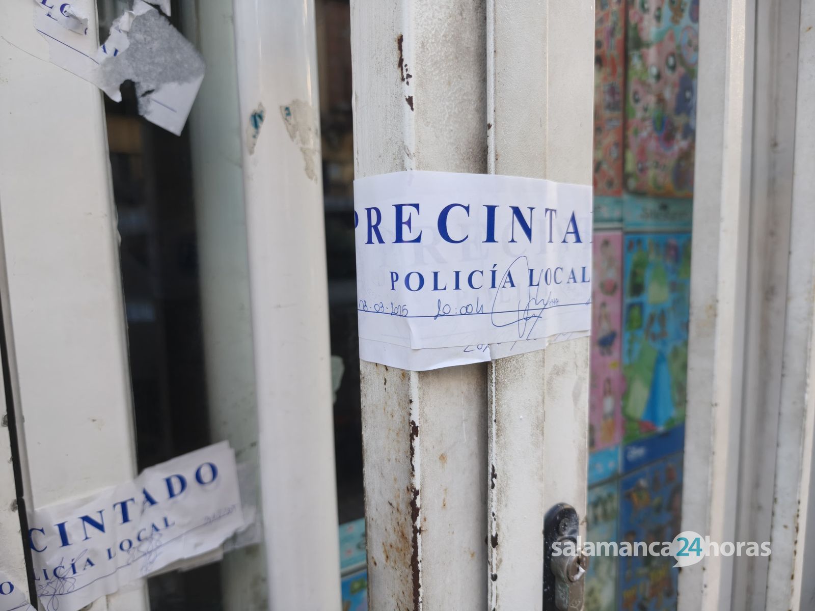 Precintado un establecimiento de la calle Van Dyck por insalubridad