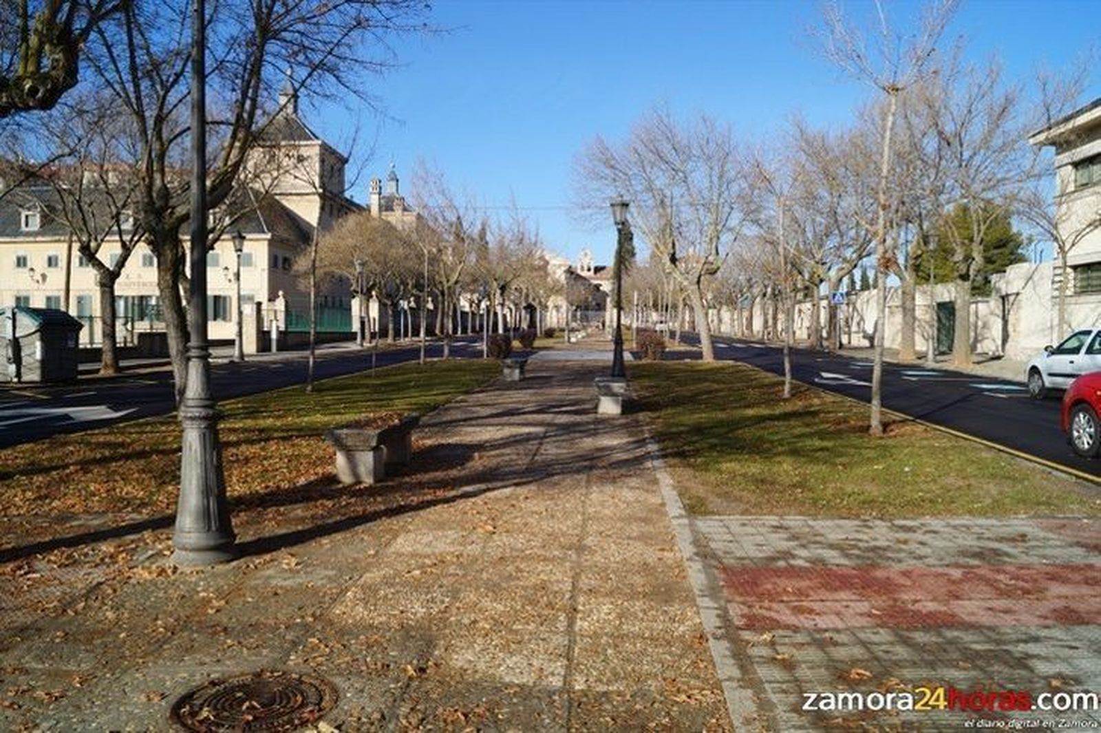 El Ayuntamiento vuelve a permitir aparcar en la avenida Carlos Pinilla