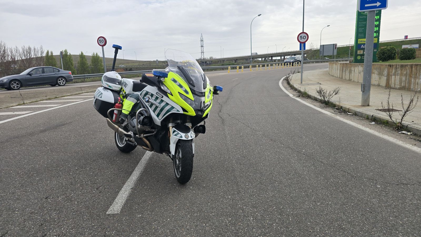 Corte acceso a Salamanca desde la carretera de Vecinos