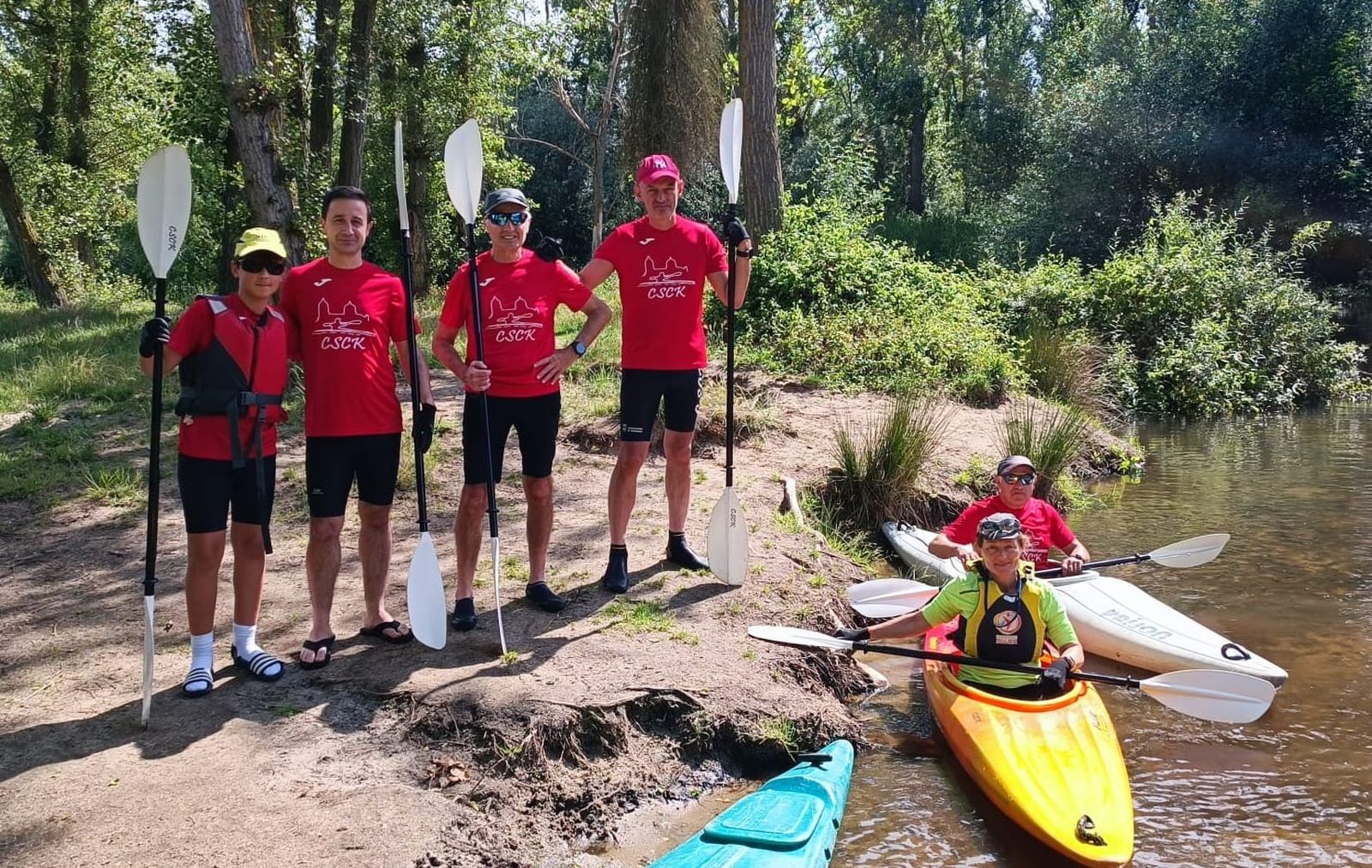 Participación del Club Salamanca Canoe Kayak en recogida de basura del río Tormes