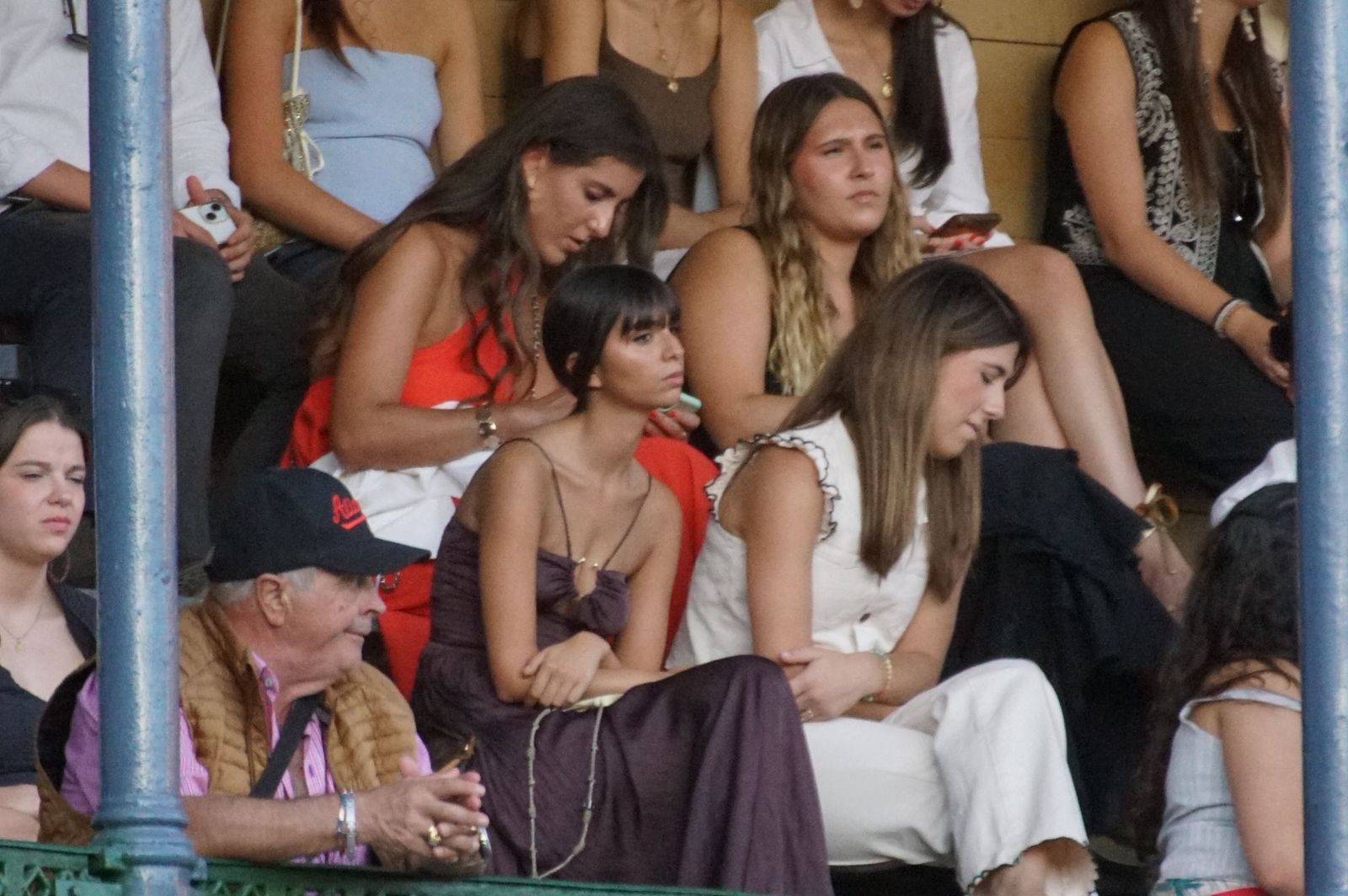 Así se ha vivido la primera corrida de la feria 2025 en La Glorieta: imágenes del ambiente en los tendidos y en el patio de cuadrillas