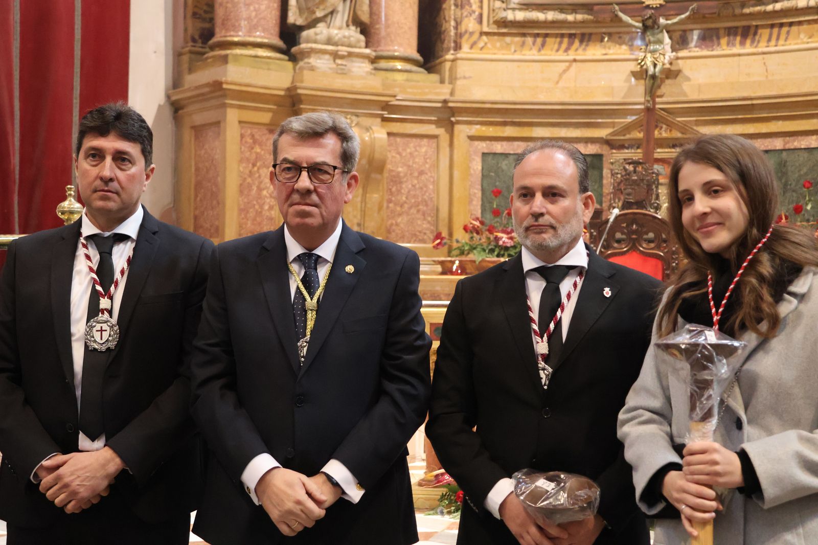 entrada-de-nuevos-hermanos-de-la-cofradia-del-silencio-24