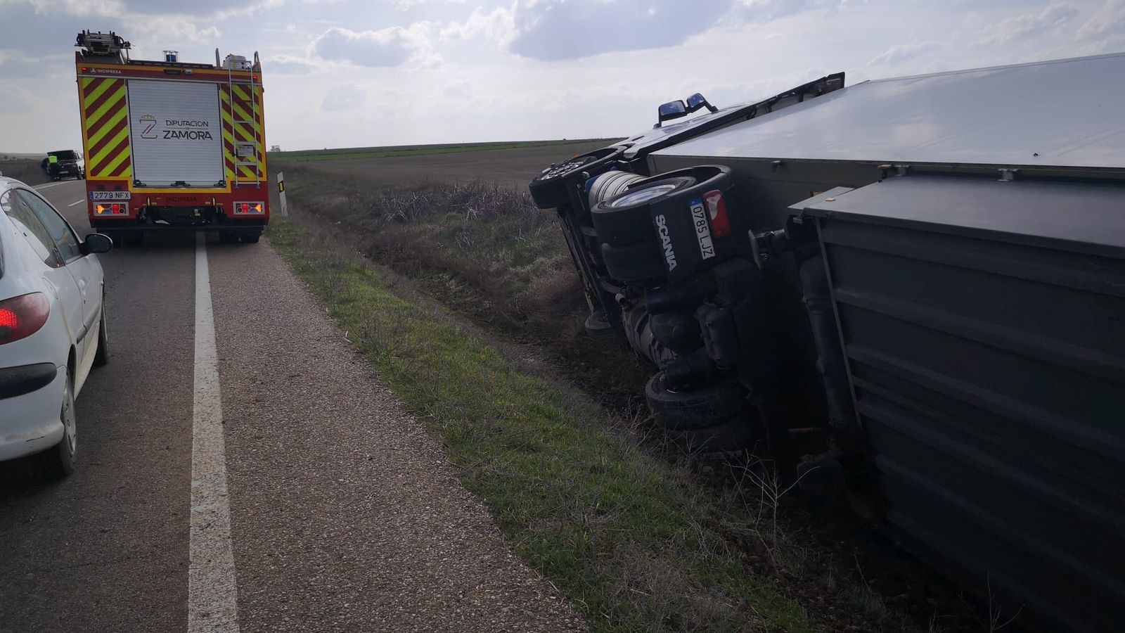 Vuelco de un camión en la CL 612 este lunes