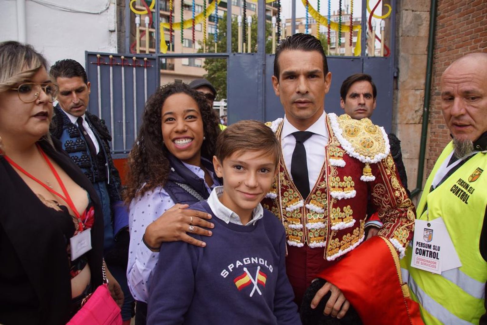 ambiente-en-el-patio-de-cuadrillas-de-la-glorieta-sabado-16-de-septiembre-38