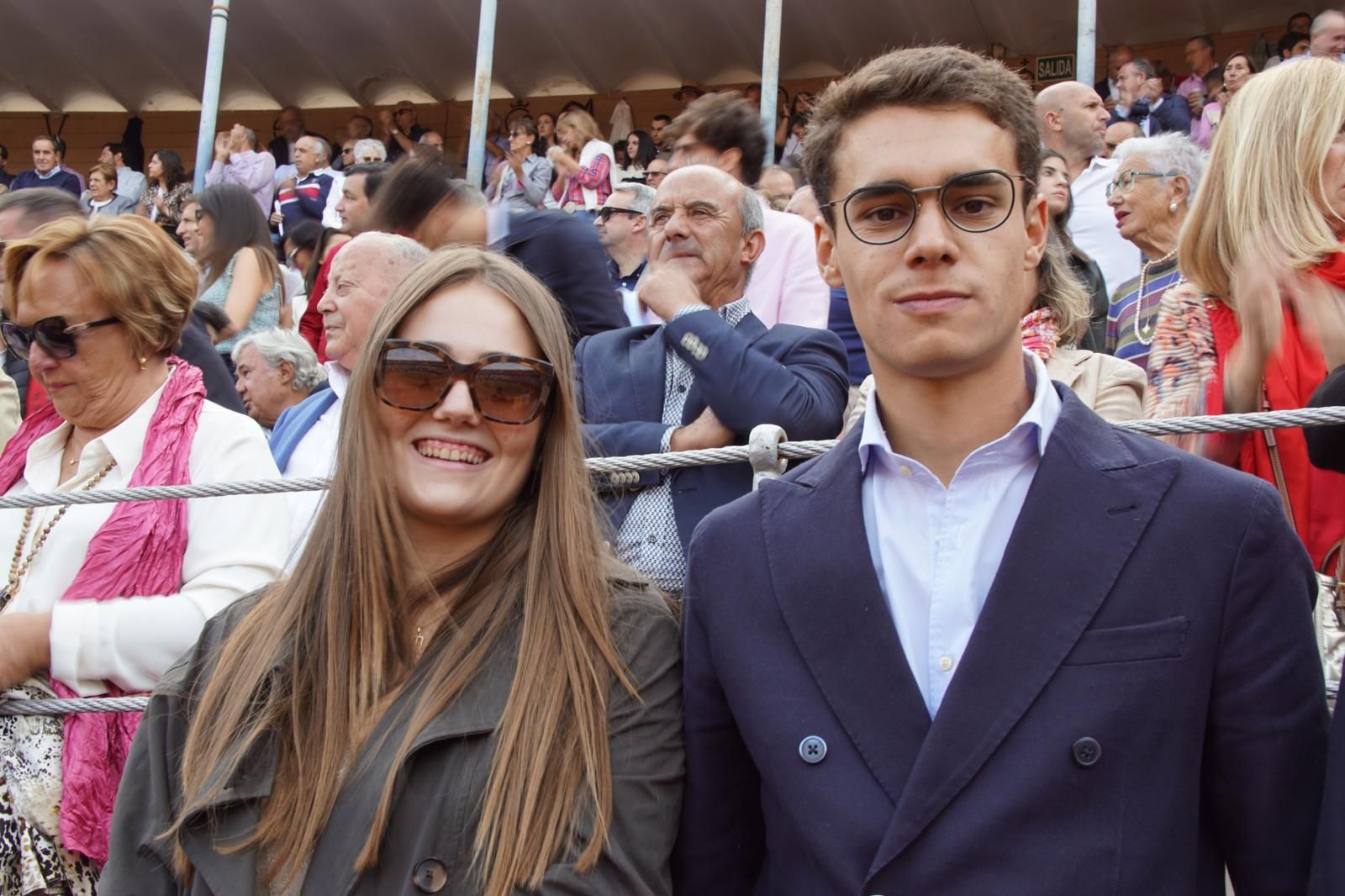 resumen-fotografico-del-ambiente-en-los-tendidos-de-la-glorieta-durante-la-corrida-concurso-22-de-septiembre-fotos-juanes-55