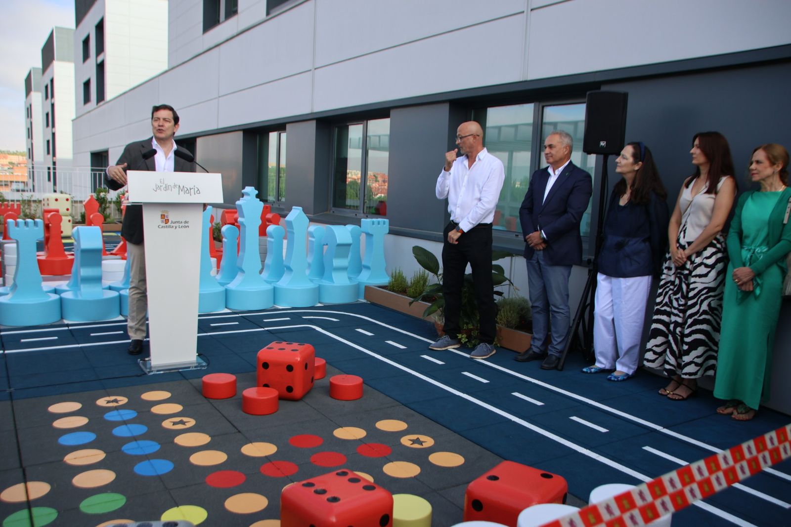 Presentación de la terraza “El Jardín de María”, Hospital Universitario de Salamanca