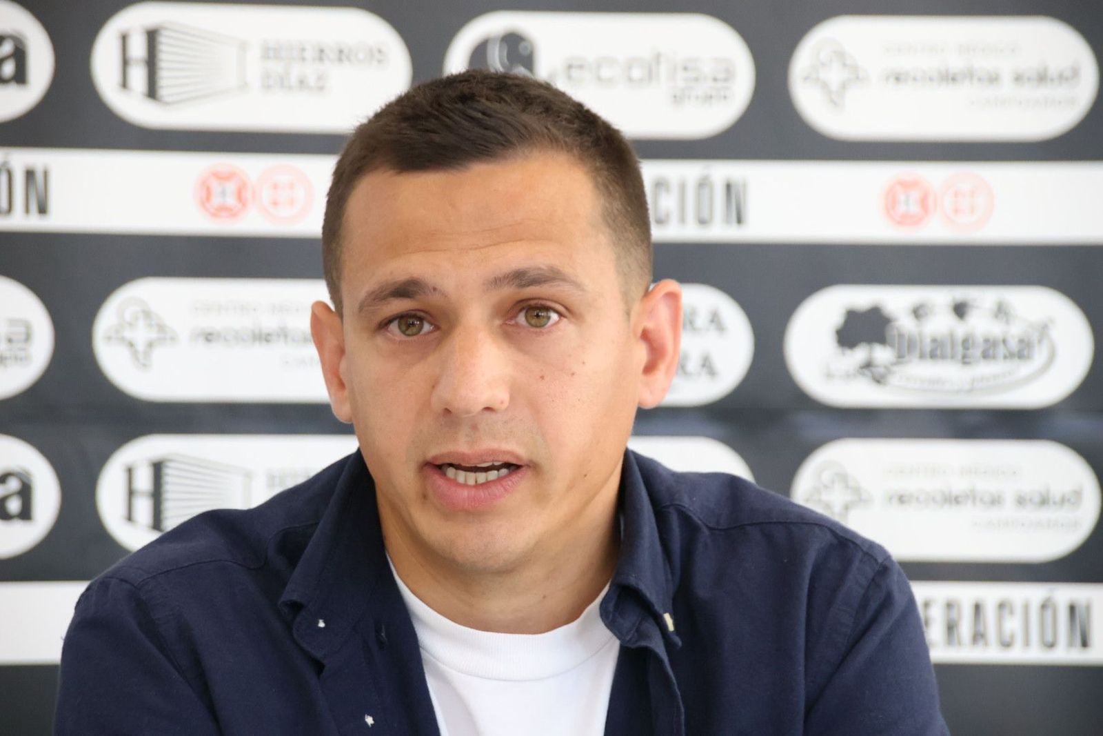 GALERÍA | Presentación de Dani Llácer como primer entrenador de Unionistas