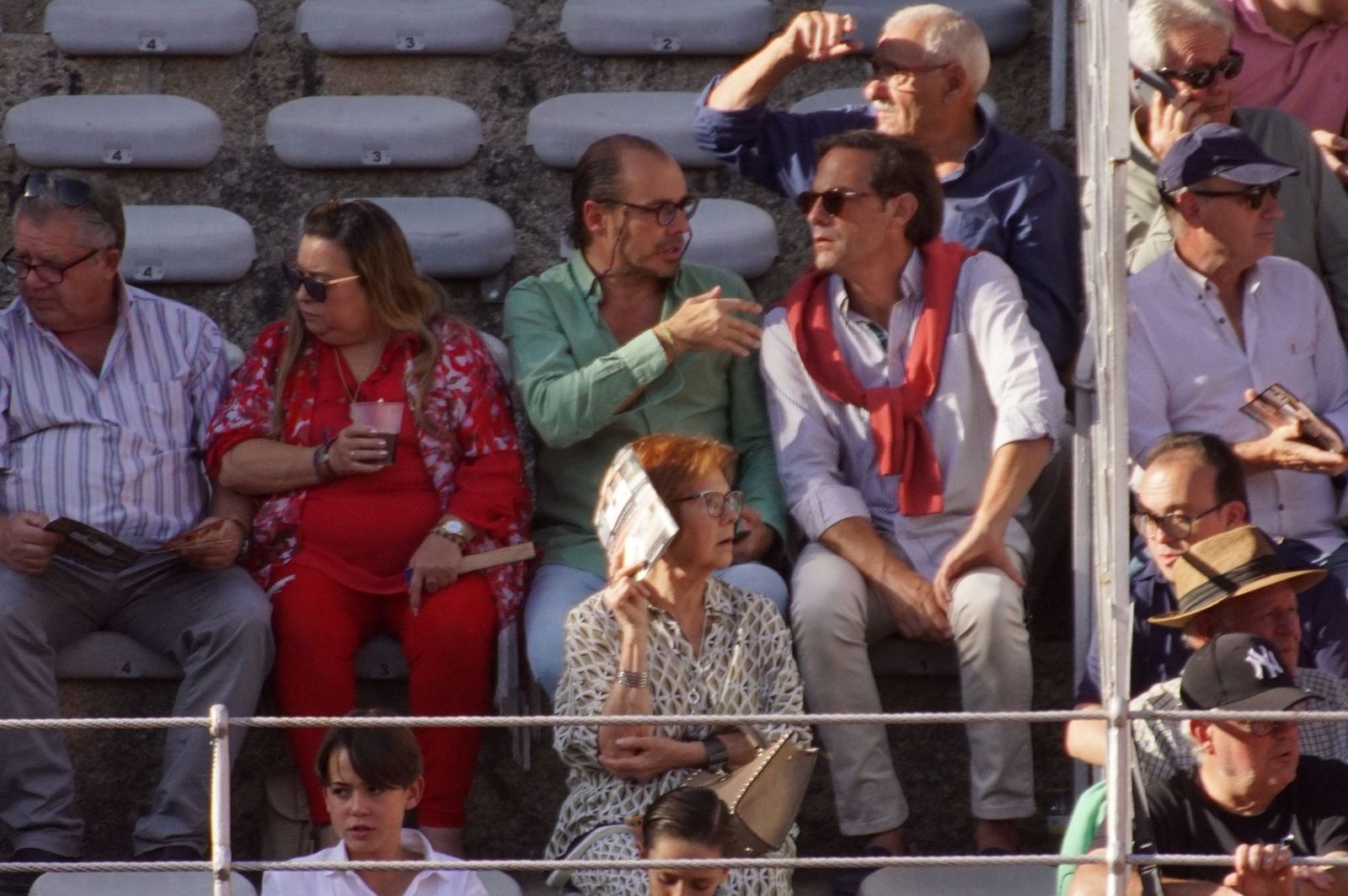 Así se ha vivido la primera corrida de la feria 2025 en La Glorieta: imágenes del ambiente en los tendidos y en el patio de cuadrillas