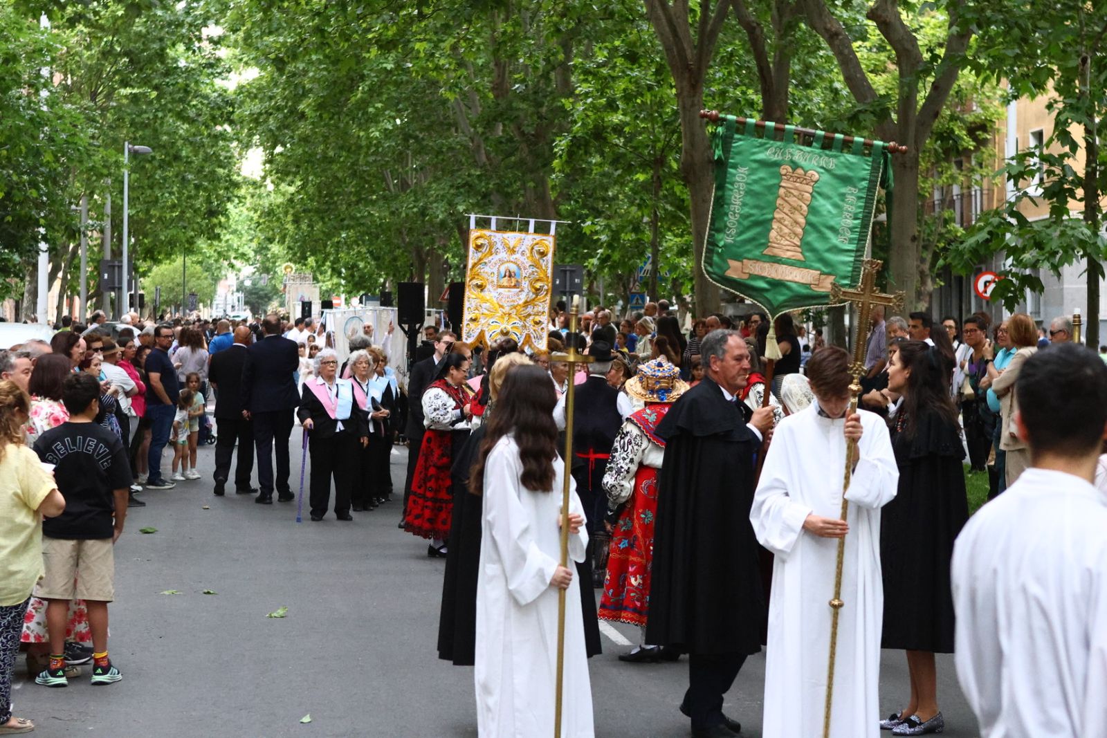 Procesión con motivo de la festividad de María Auxiliadora