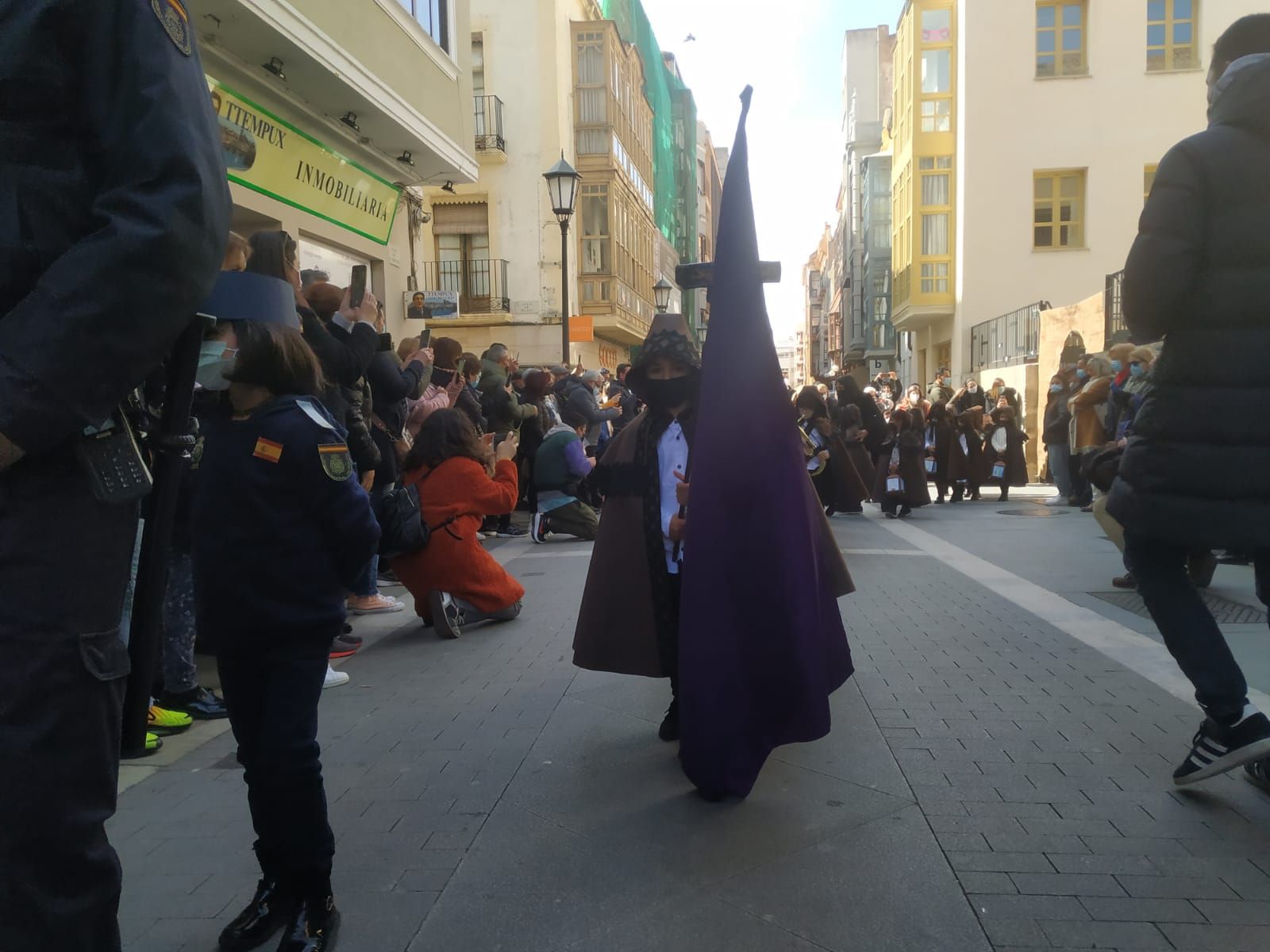 los-escolares-de-la-medalla-milagrosa-sacan-la-semana-santa-a-la-calle-25