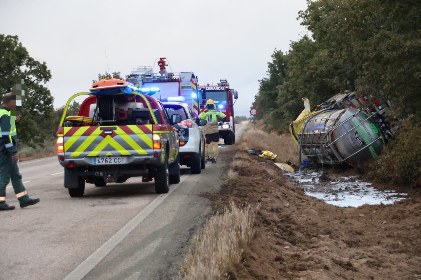 Accidente de camión en Villar de Peralonso