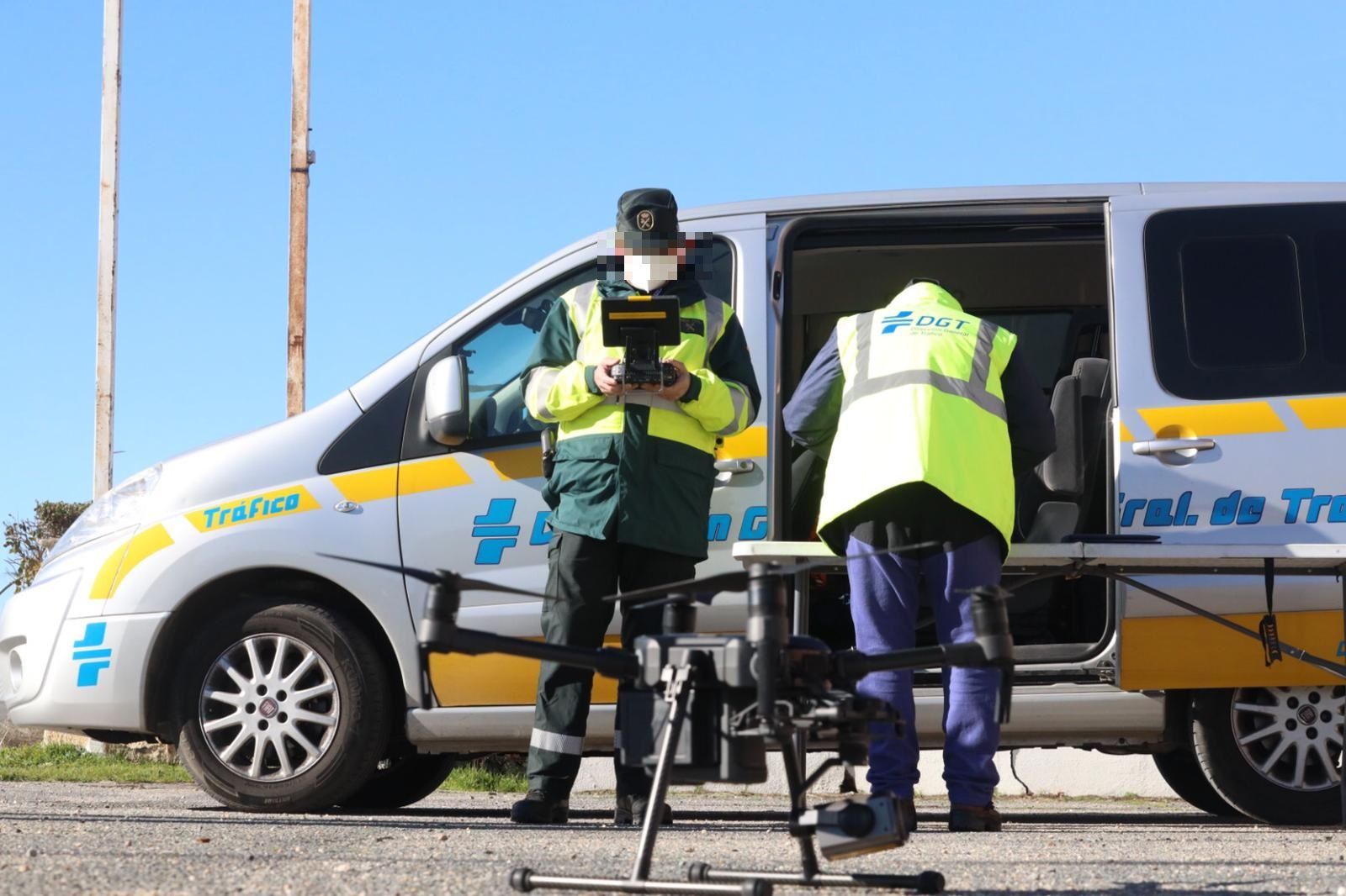 La Guardia Civil de Salamanca utiliza un dron para vigilar las carreteras (10)